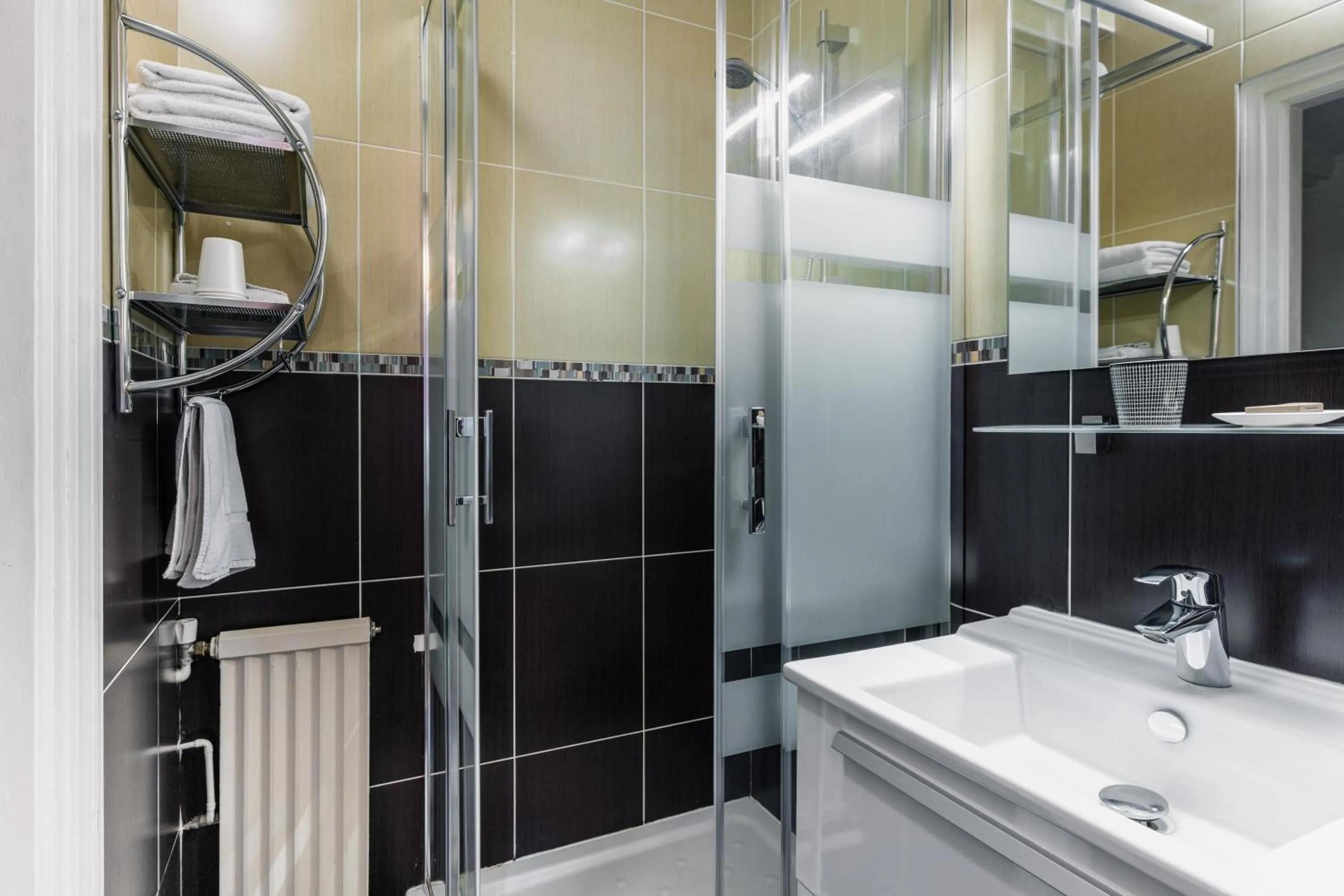 Bathroom in Le Bretagne - Hôtel de charme labellisé Cosy Places