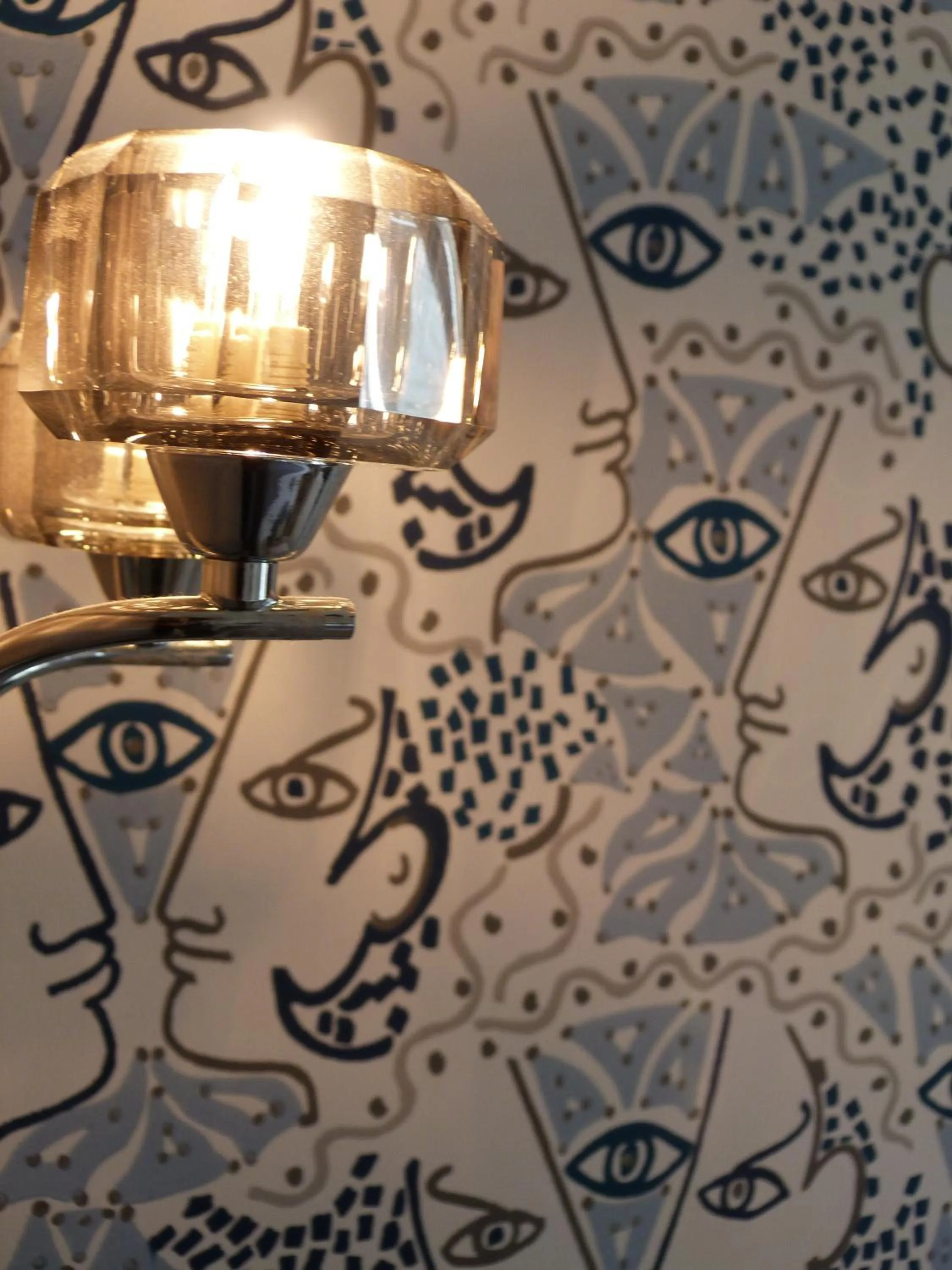 Decorative detail in Hôtel Le Bretagne