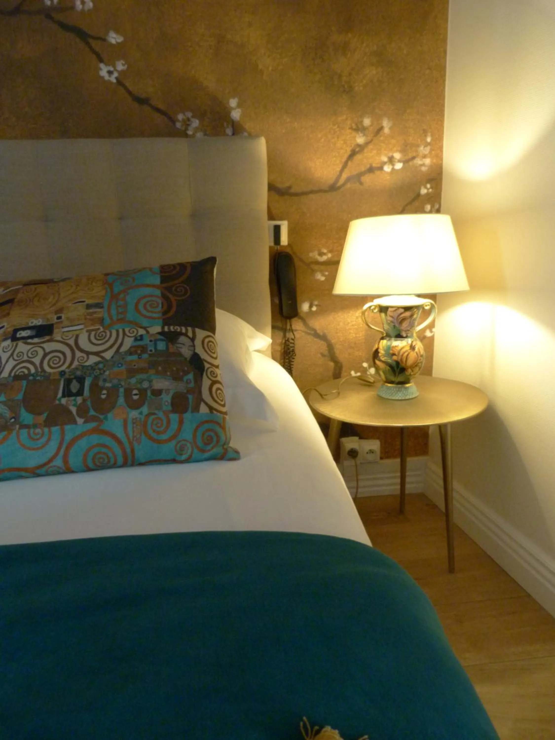 Decorative detail, Bed in Hôtel Le Bretagne