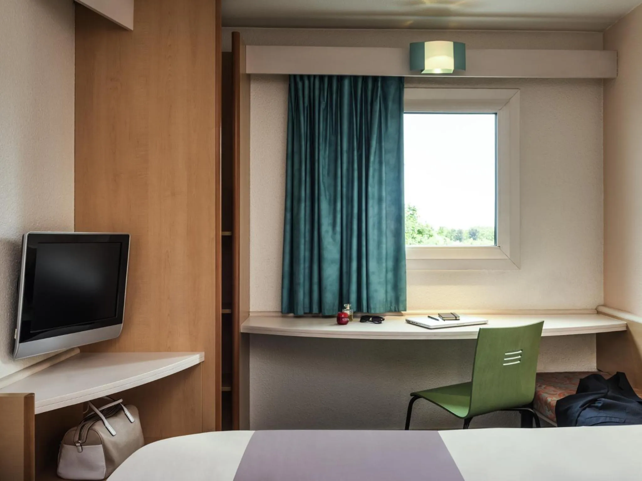 Photo of the whole room in Hotel ibis Guimaraes