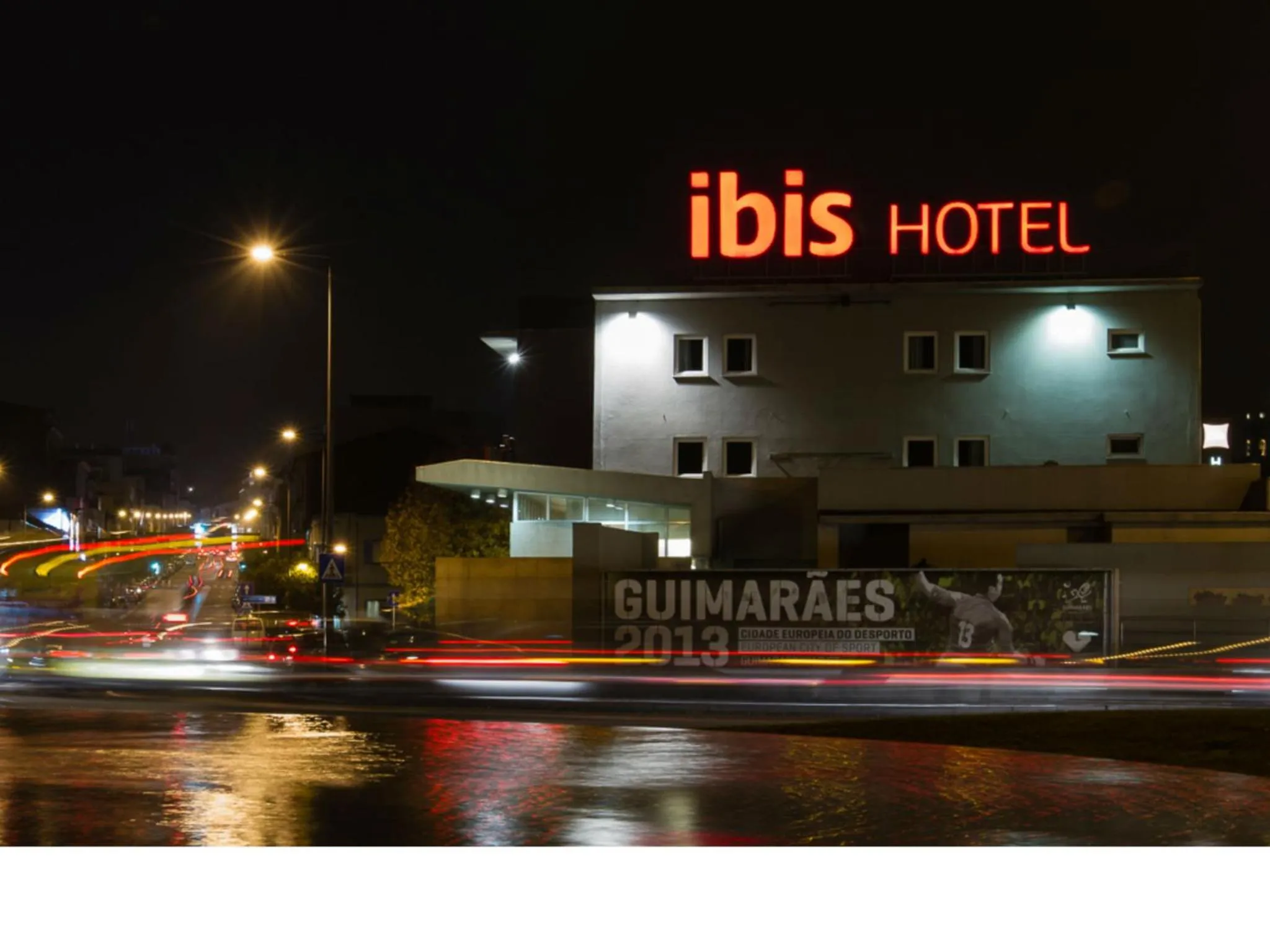 Facade/entrance in Hotel ibis Guimaraes