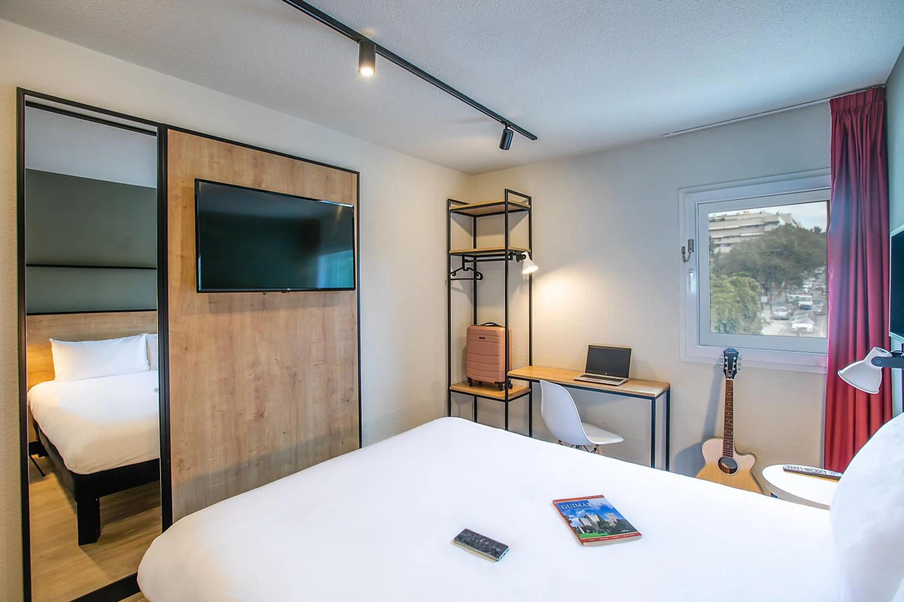 TV and multimedia, Bed in Hotel ibis Guimaraes