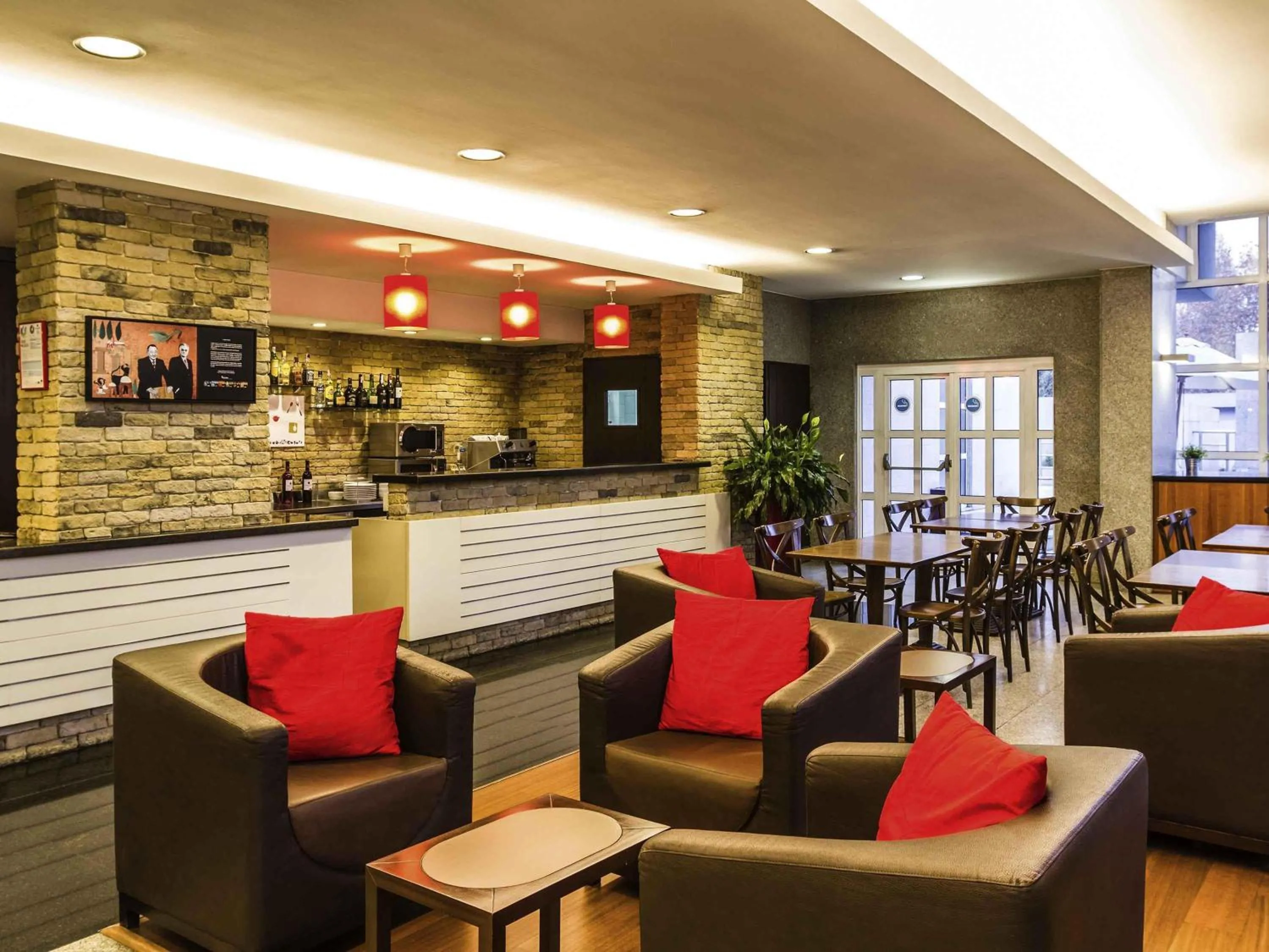 Lounge or bar in Hotel ibis Guimaraes