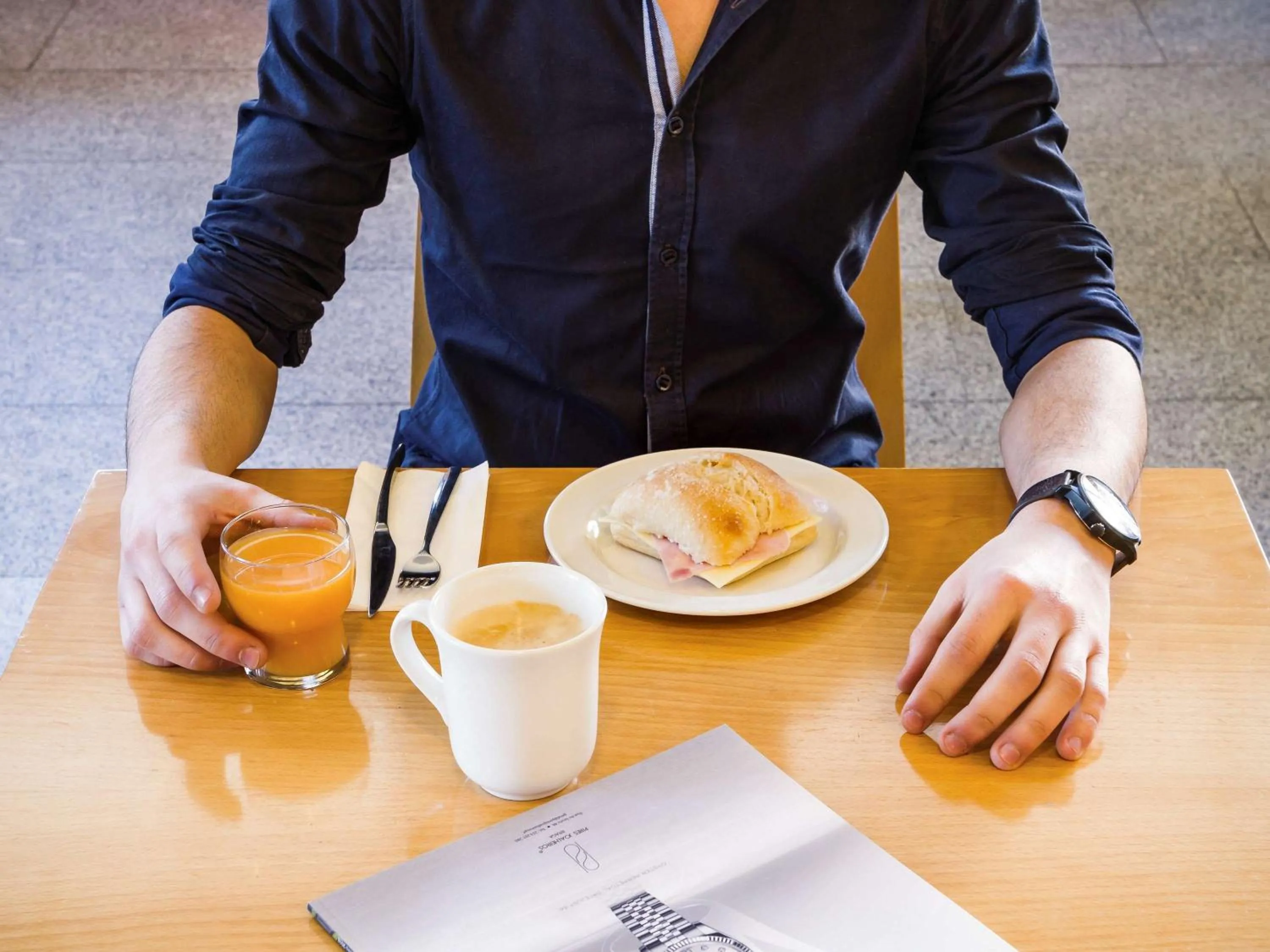 Restaurant/places to eat in Hotel ibis Guimaraes