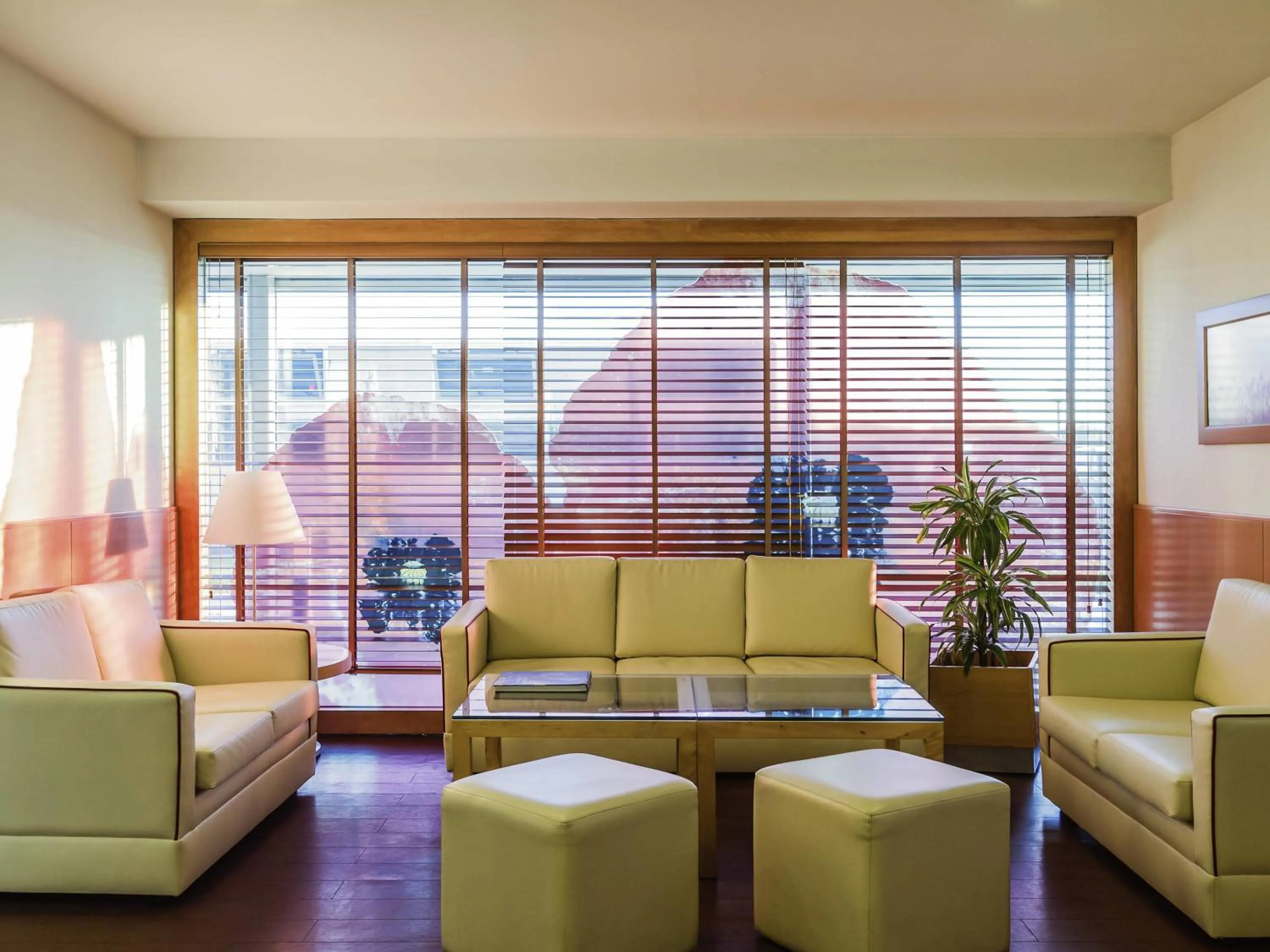 Lounge or bar in Hotel ibis Porto Sao Joao