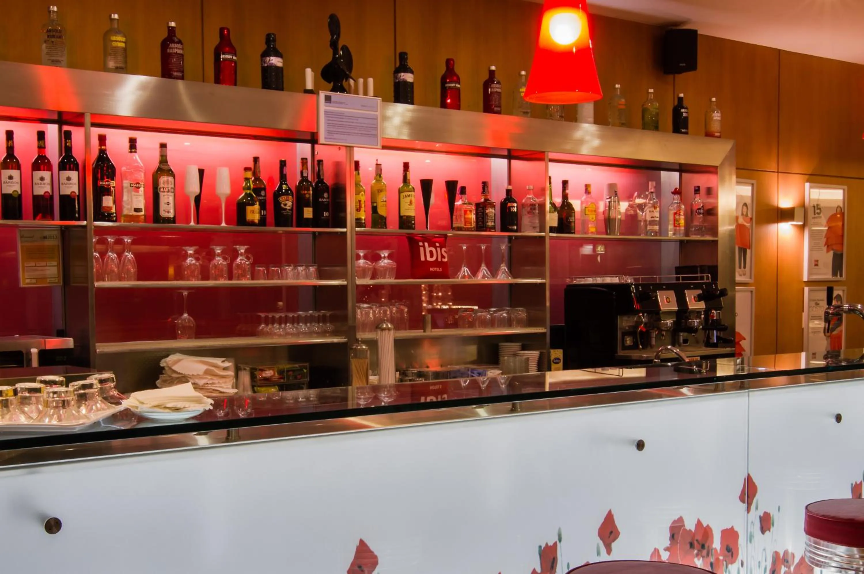 Lounge or bar in Hotel ibis Porto Sao Joao