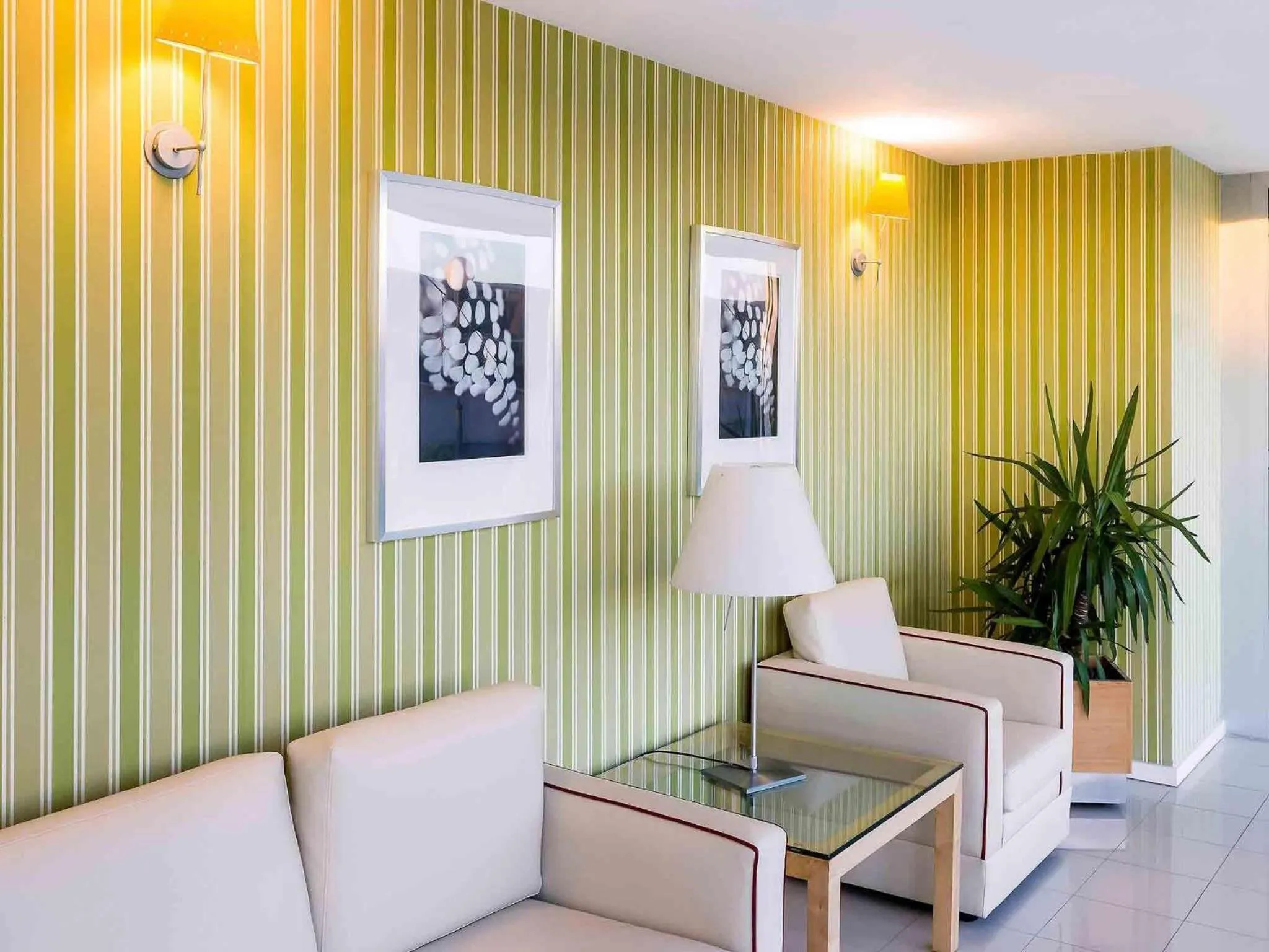 Property building in Hotel ibis Porto Sao Joao