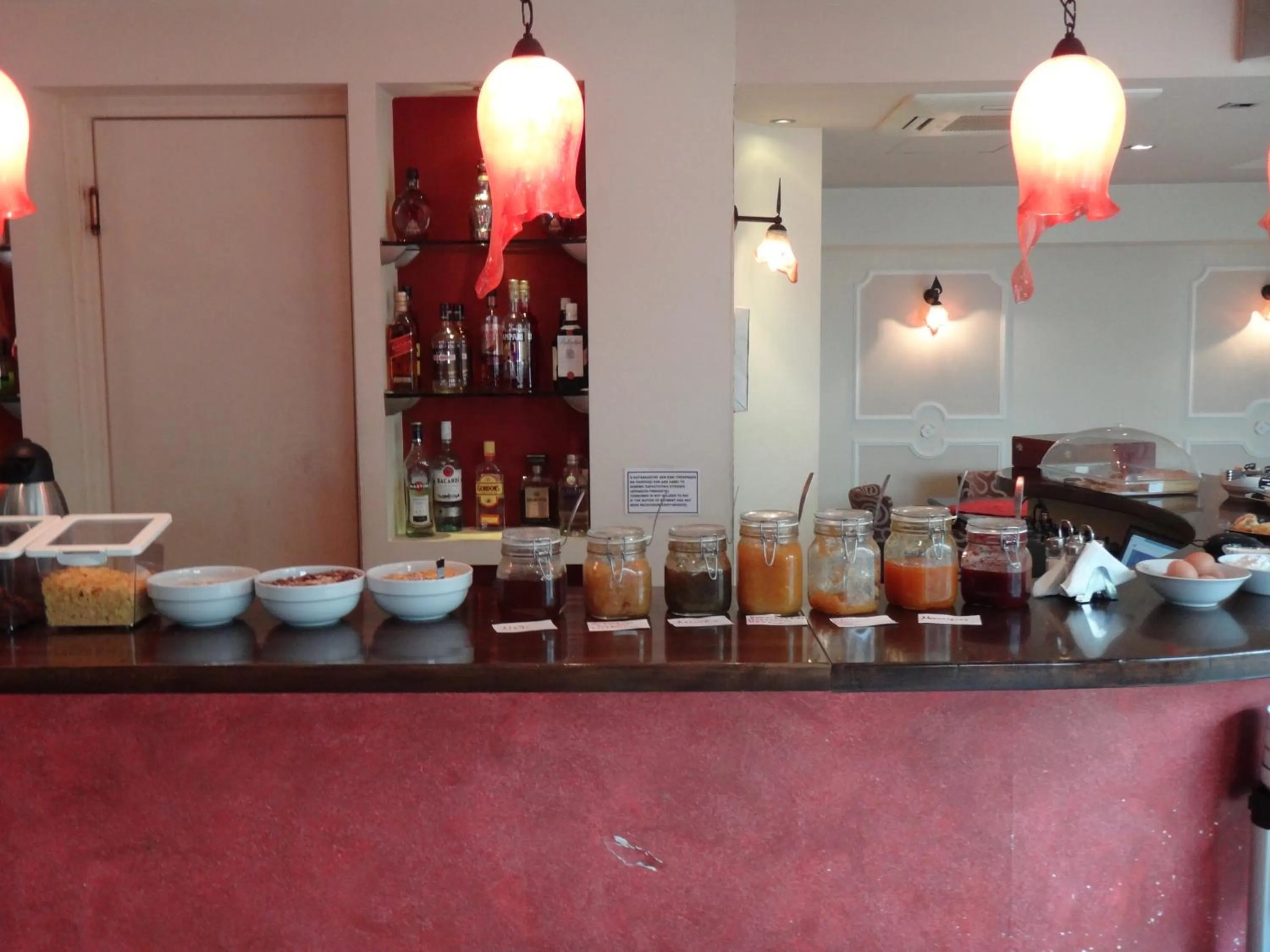 Restaurant/places to eat in 9 Queens Spa Hotel