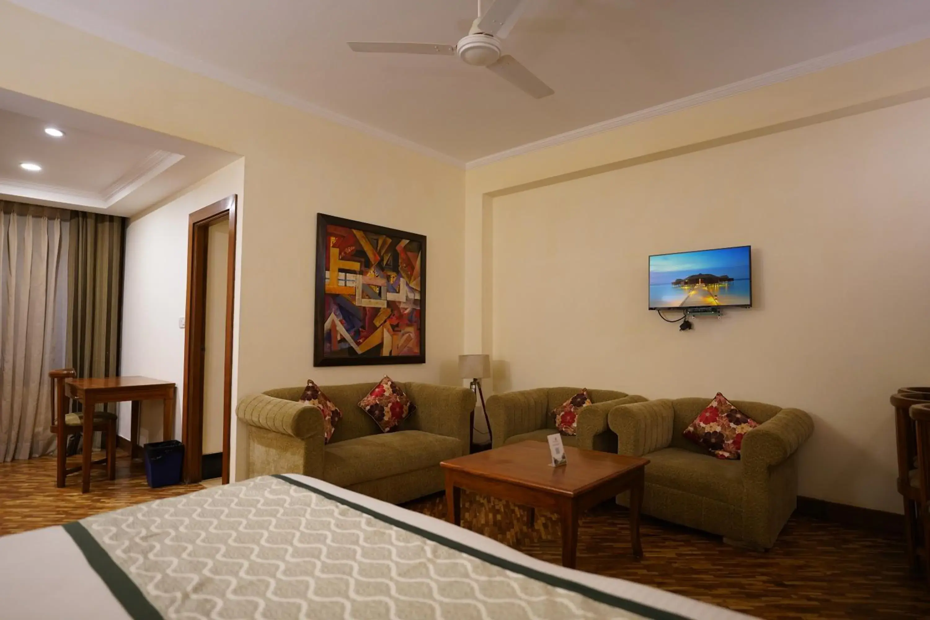 King Room in Tulip Inn Green Castle Mall road King Room in Tulip Inn Green Castle Mall road