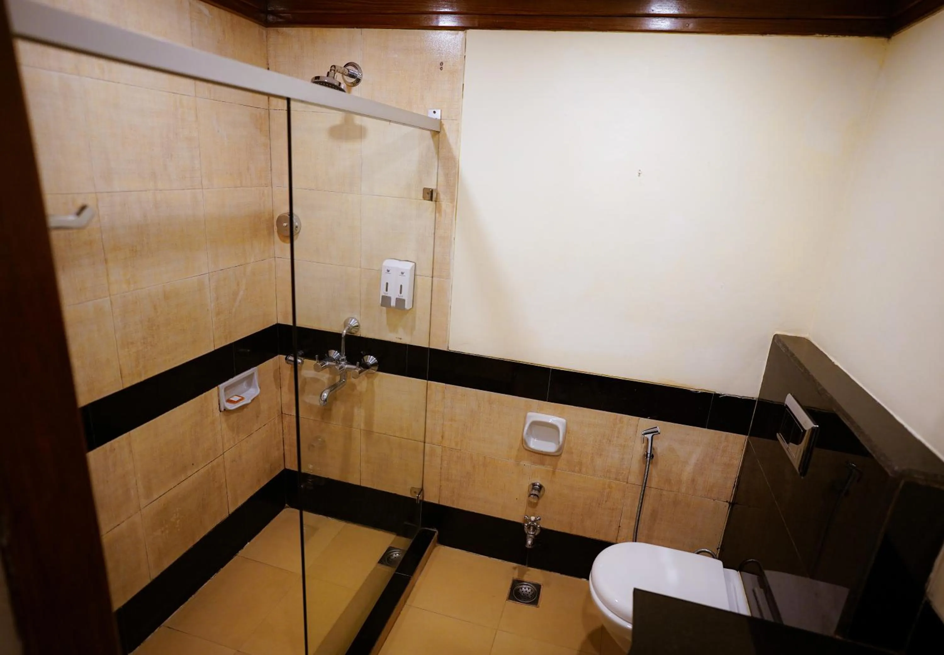 Bathroom in Tulip Inn Green Castle Mall road