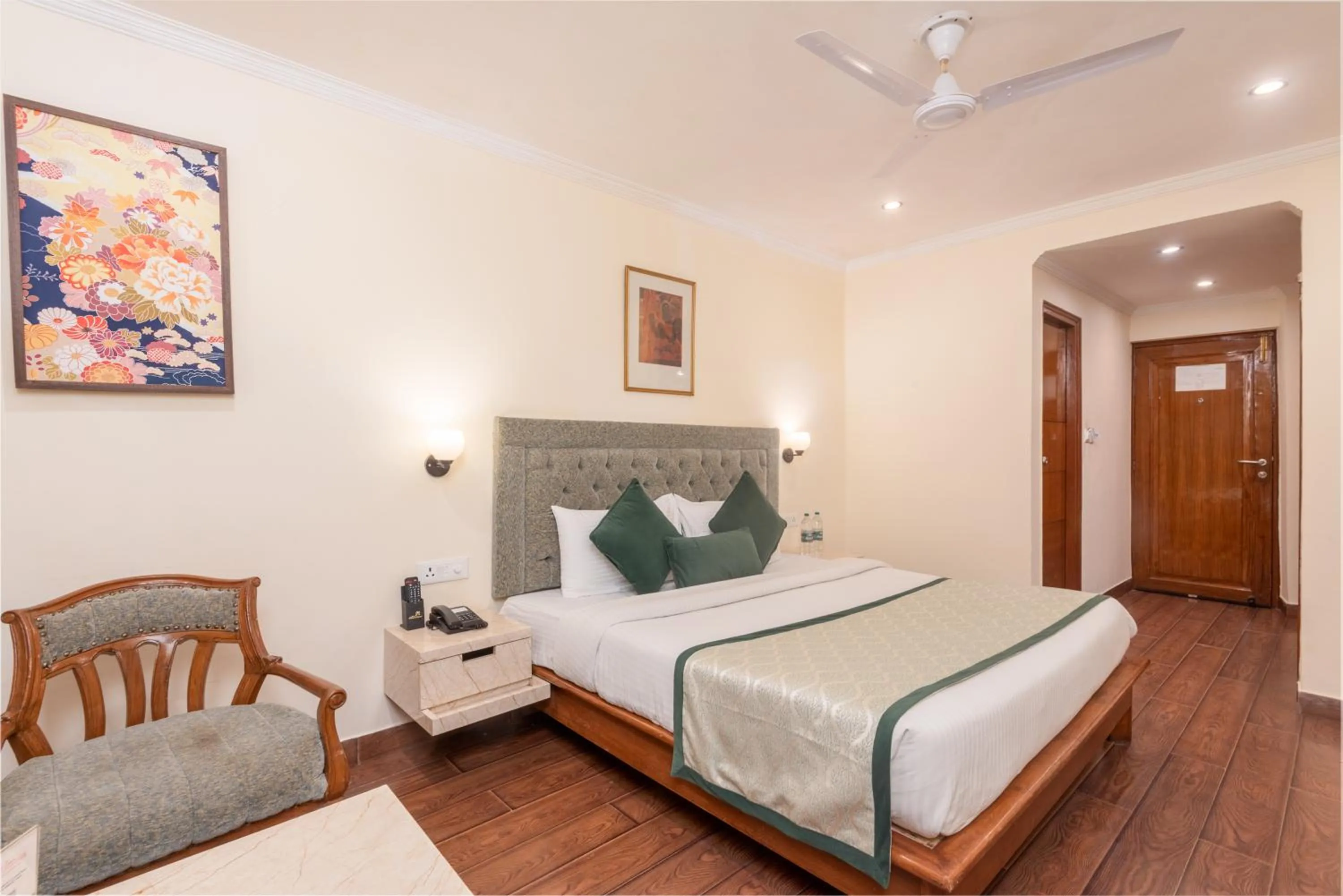 Bed in Tulip Inn Green Castle Mall road