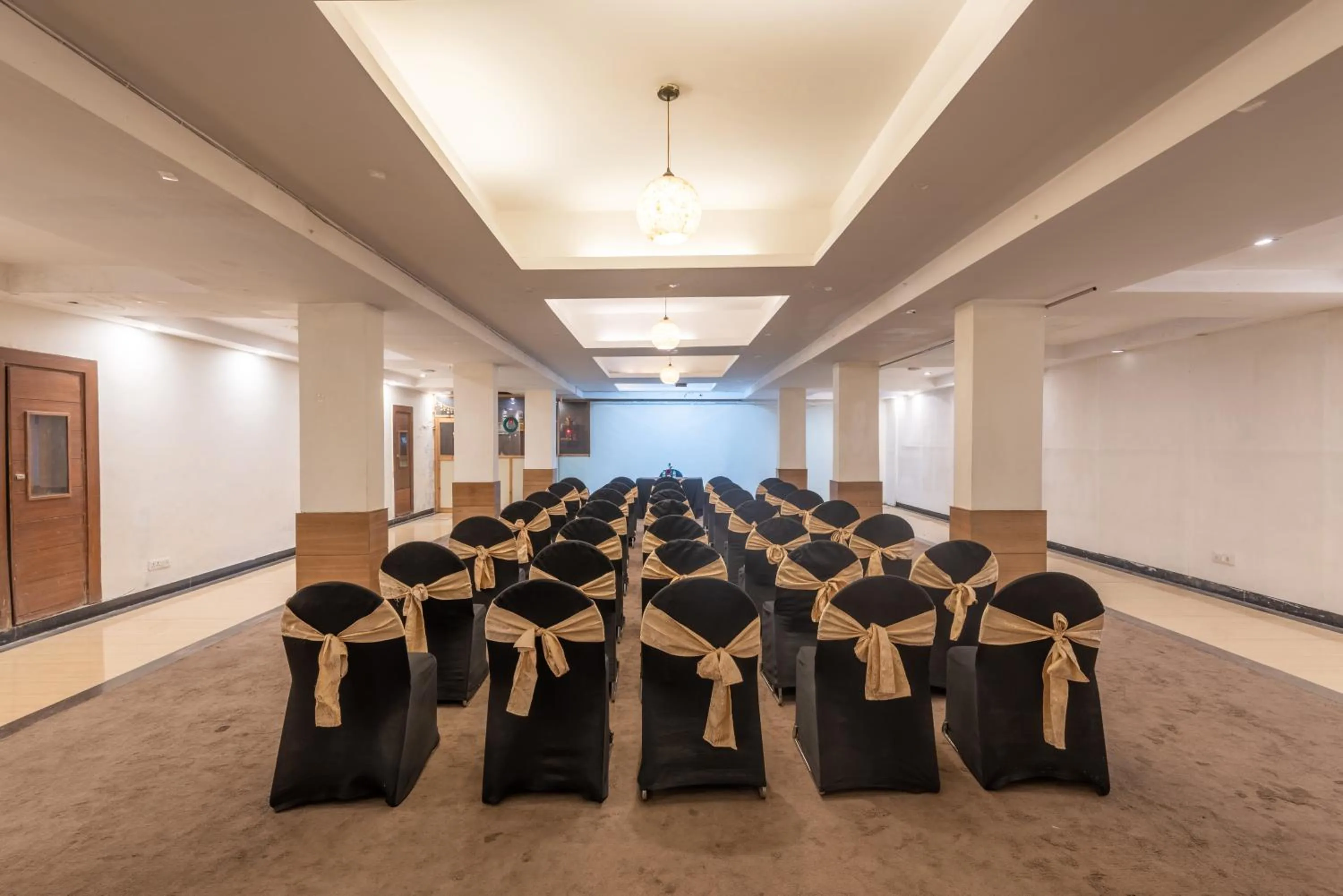 Banquet/Function facilities in Tulip Inn Green Castle Mall road