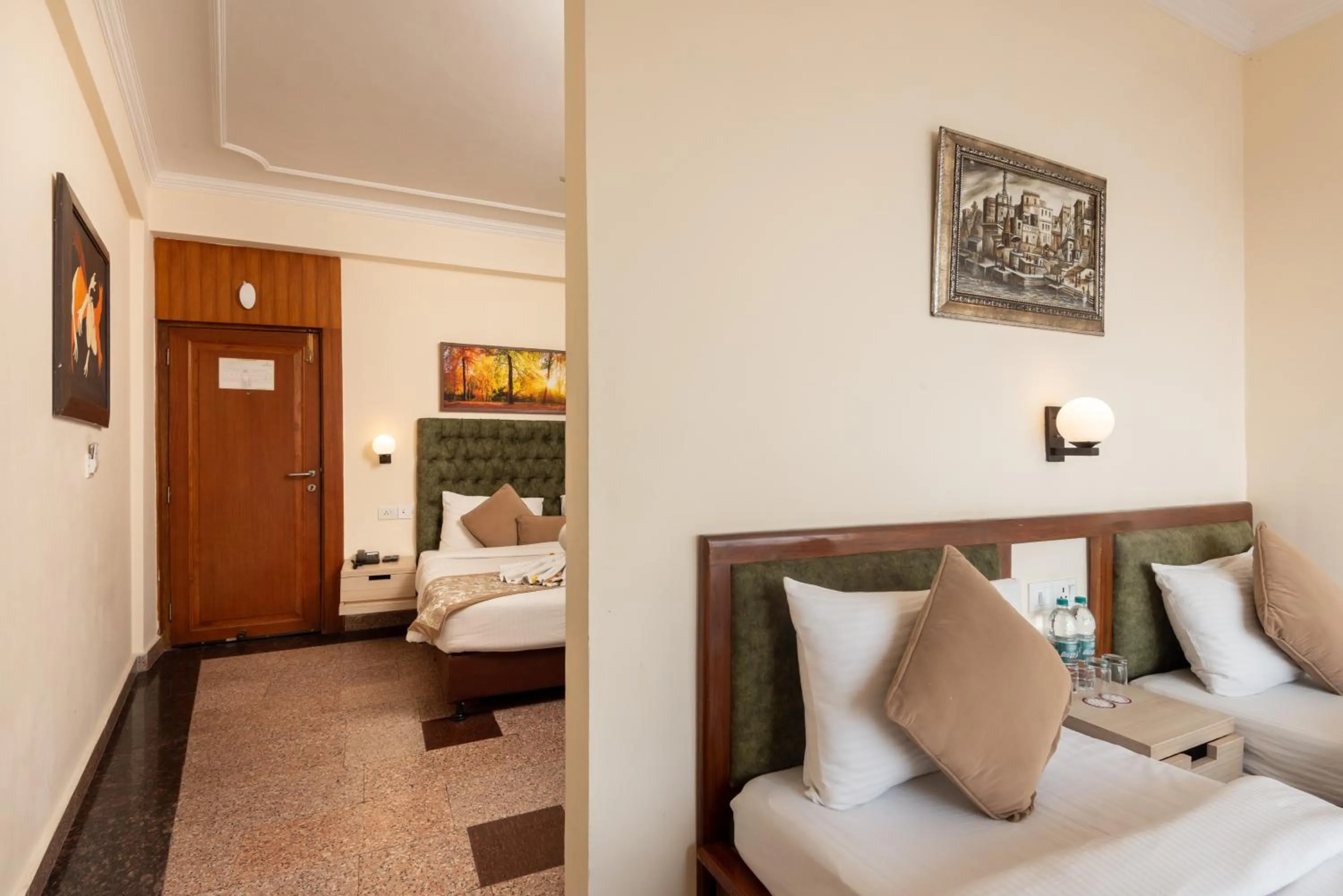 Bed in Tulip Inn Green Castle Mall road