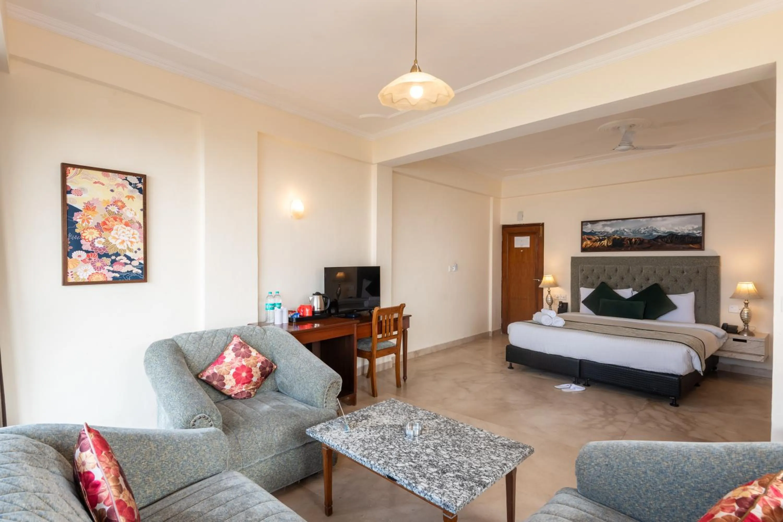 Bed in Tulip Inn Green Castle Mall road