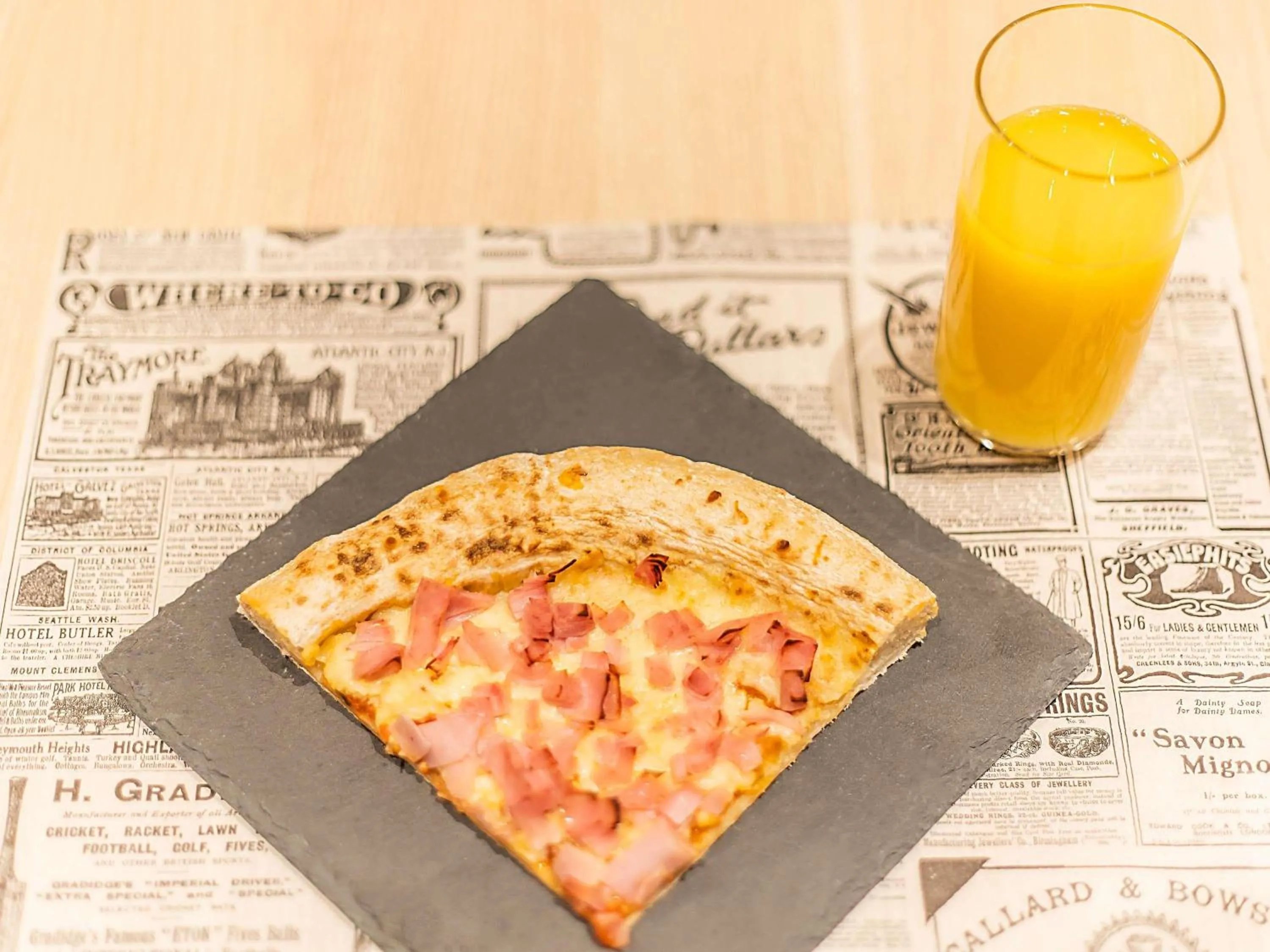 Lounge or bar in Hotel ibis Bragança