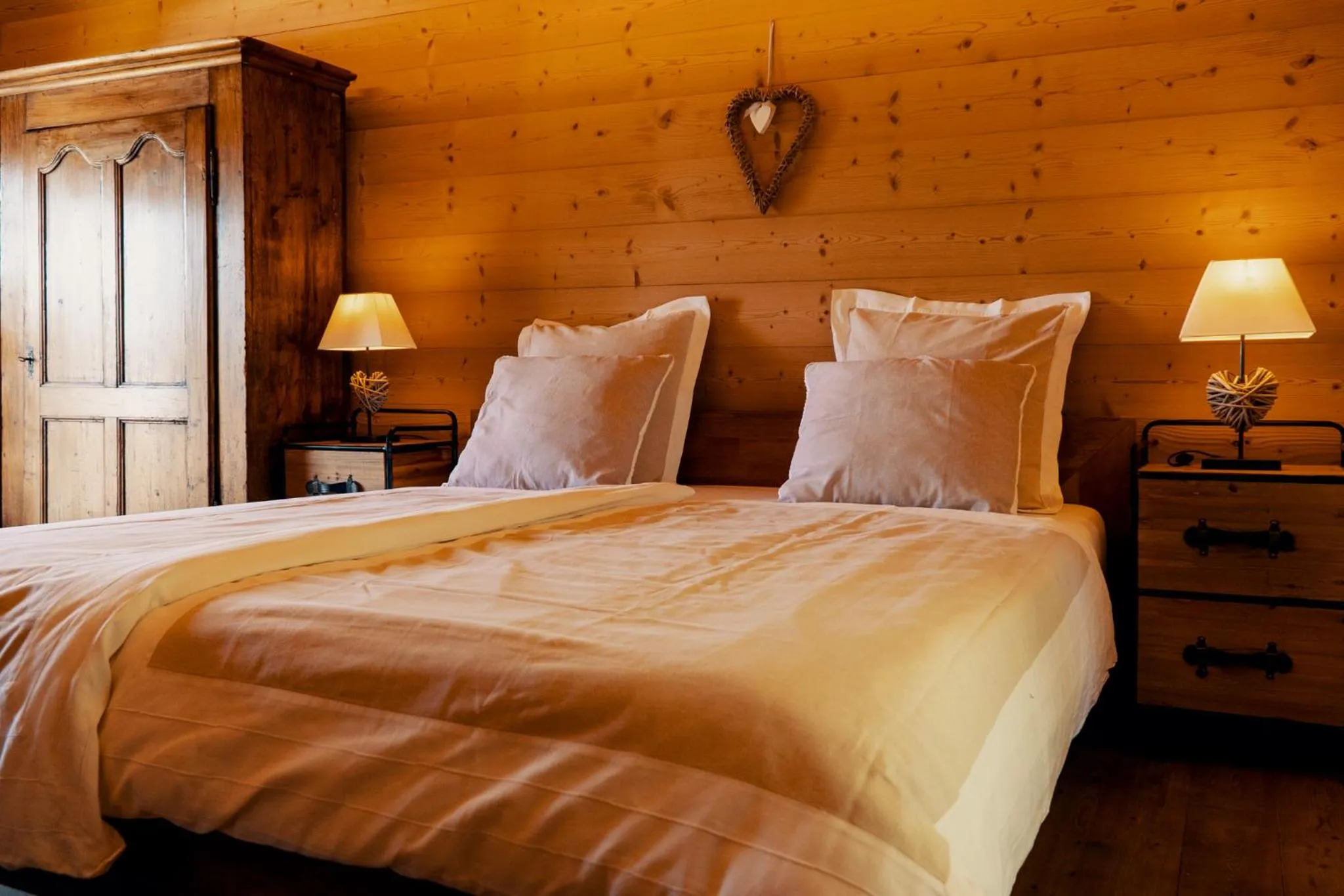 Bed in Le Mayen de Colombire