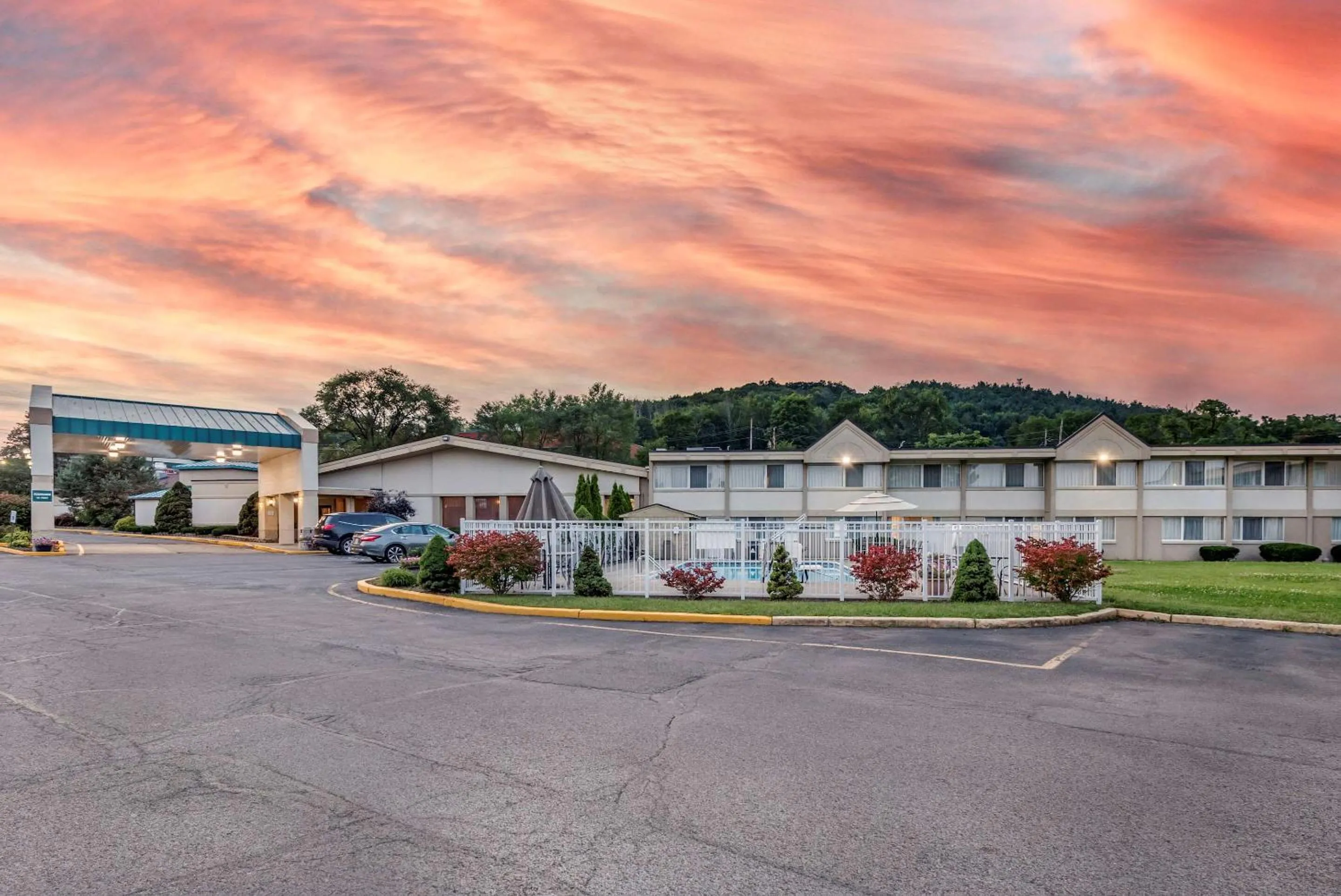 Property building in Quality Inn & Suites Vestal Binghamton near University