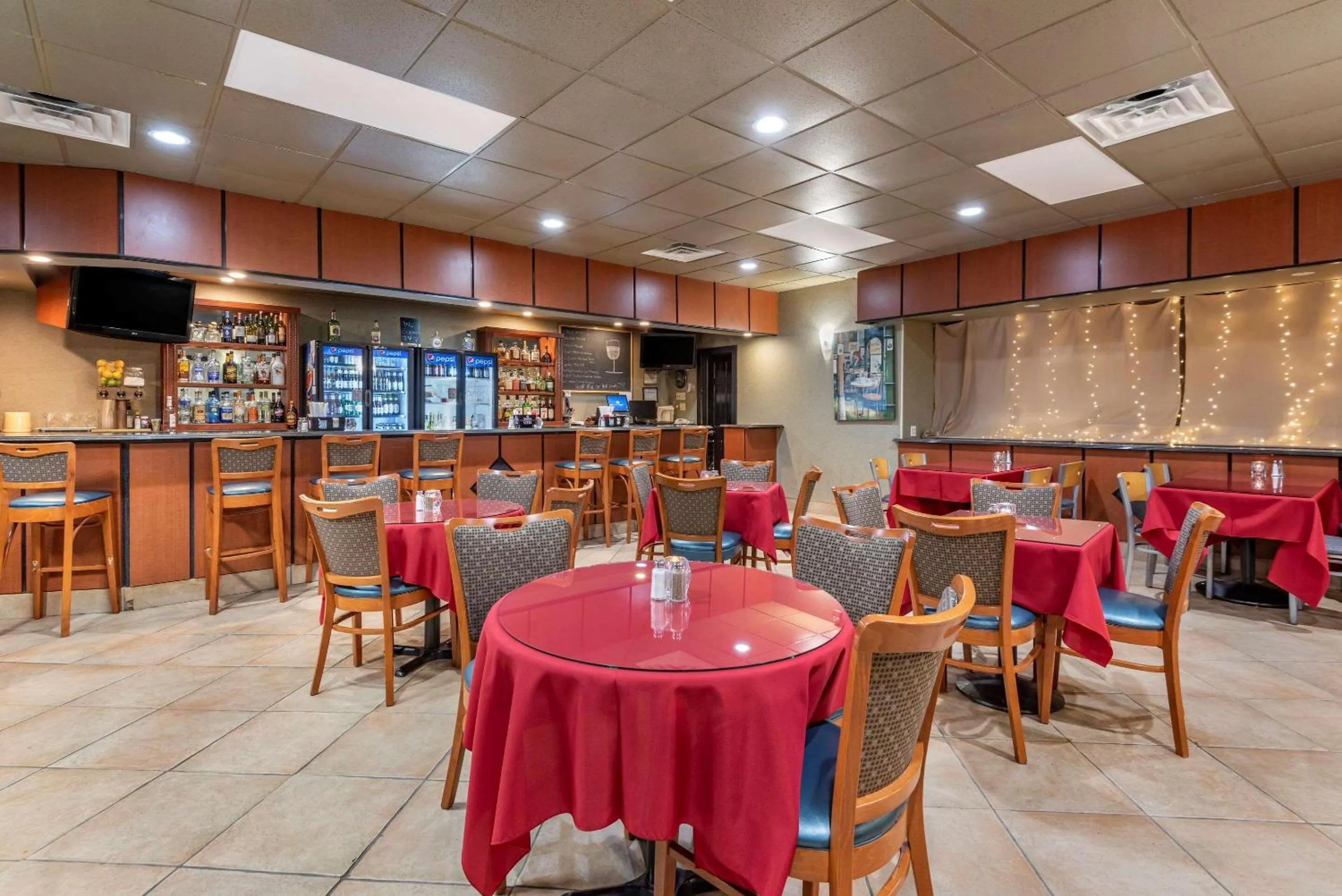 Restaurant/places to eat in Quality Inn & Suites Vestal Binghamton near University