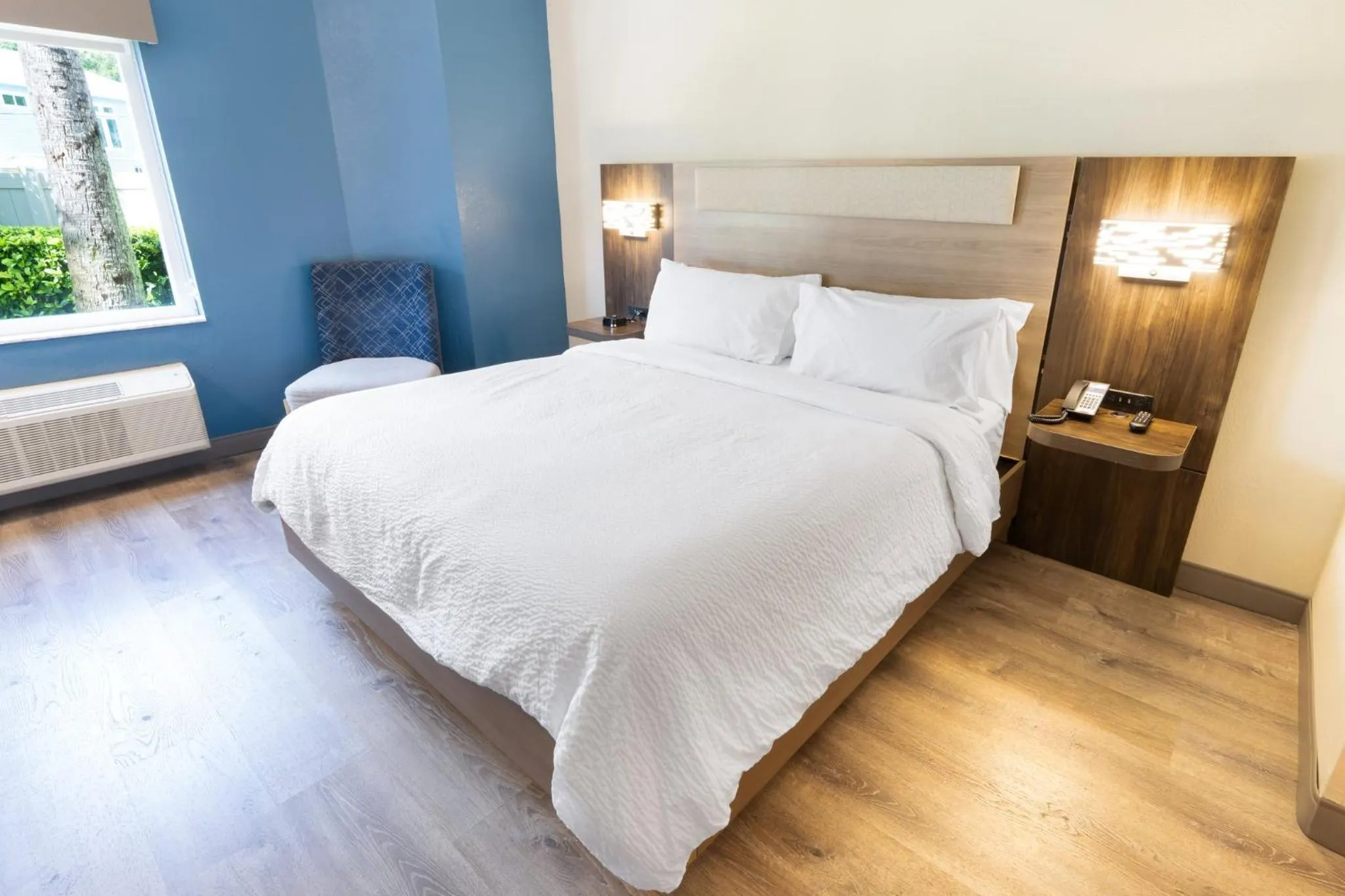 Photo of the whole room, Bed in Holiday Inn Express St Augustine Dtwn - Historic by IHG