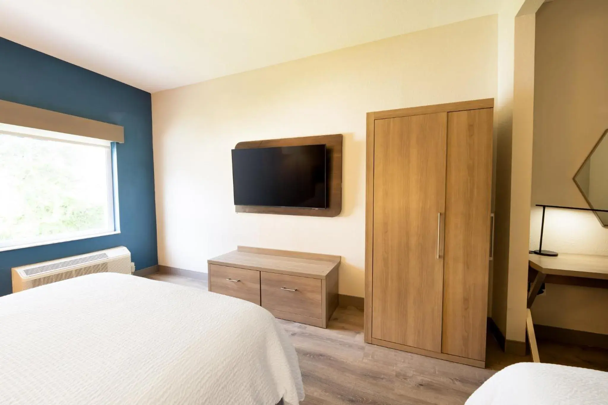 Standard Room with Two Queen Beds in Holiday Inn Express St Augustine Dtwn - Historic by IHG Standard Room with Two Queen Beds in Holiday Inn Express St Augustine Dtwn - Historic by IHG