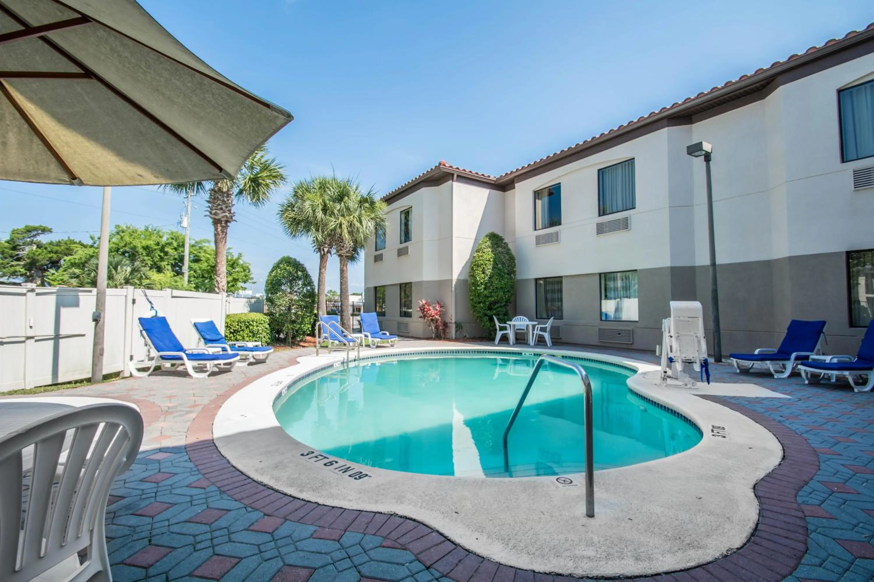 Swimming pool in Holiday Inn Express St Augustine Dtwn - Historic by IHG
