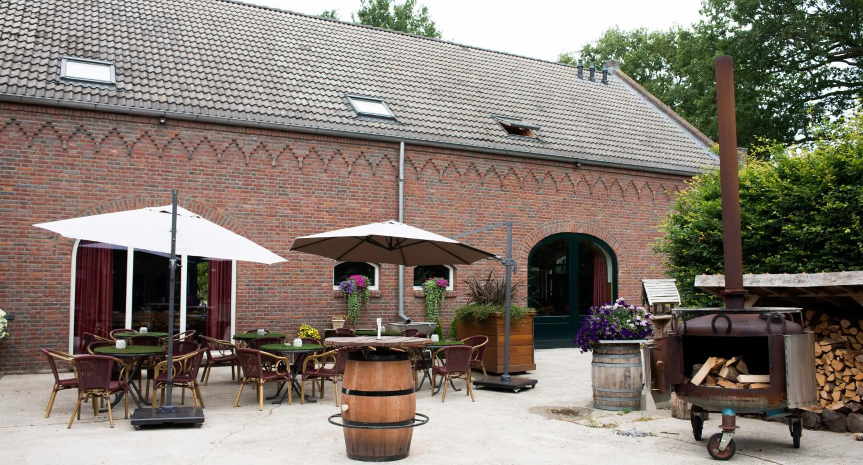 Patio in Hotel Herberg de Lindehoeve
