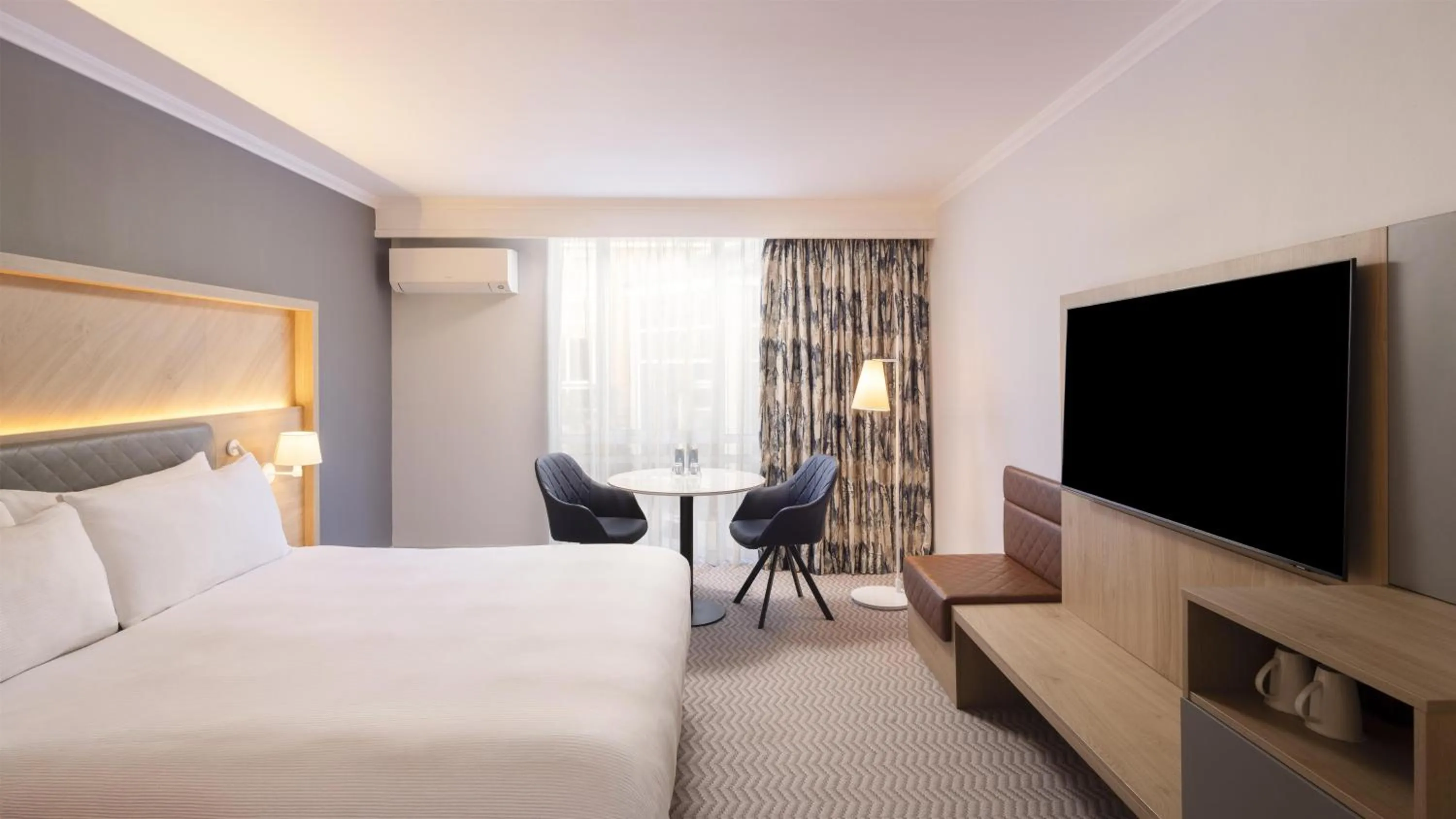 Bed in Hilton Northampton Hotel