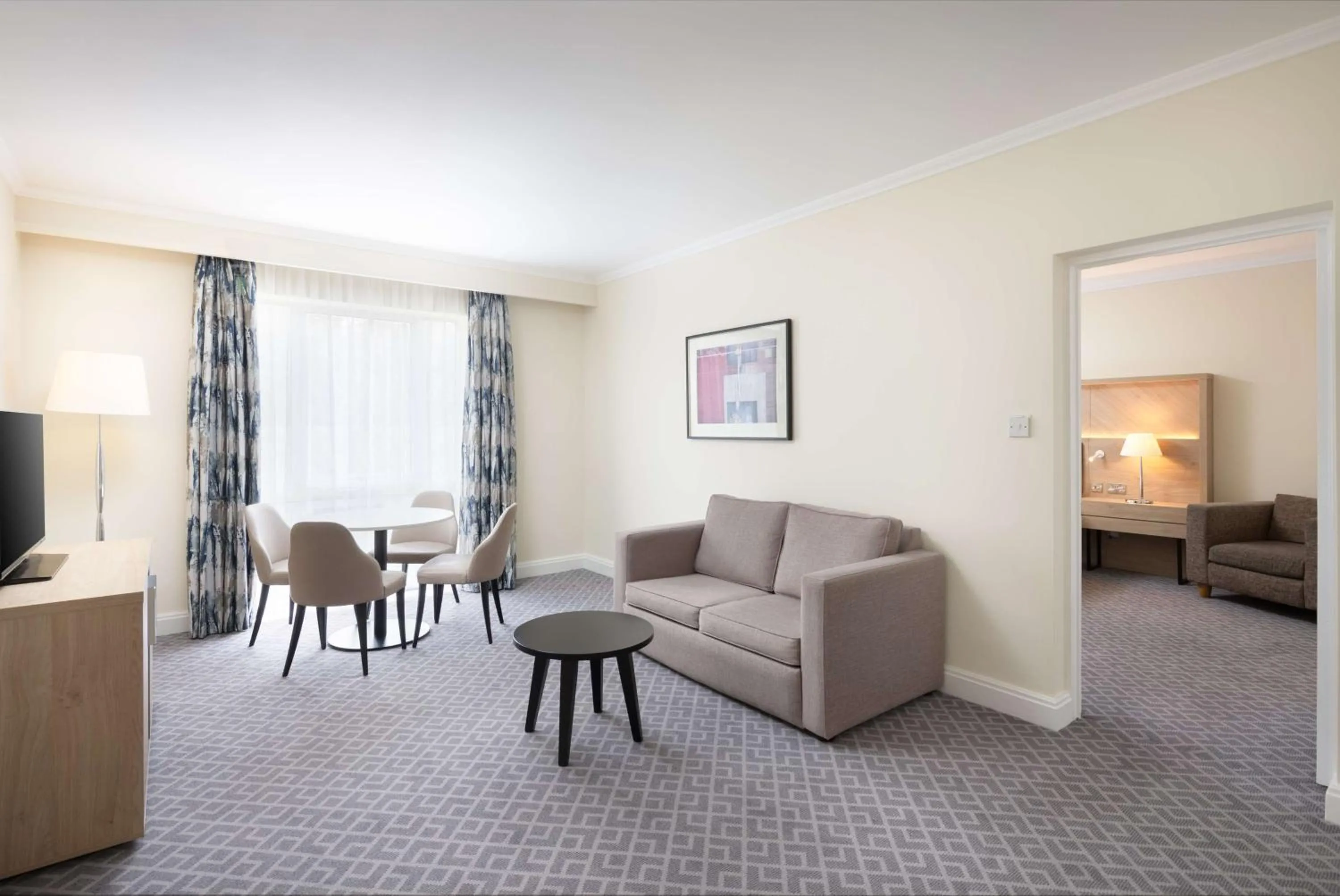 Living room in Hilton Northampton Hotel