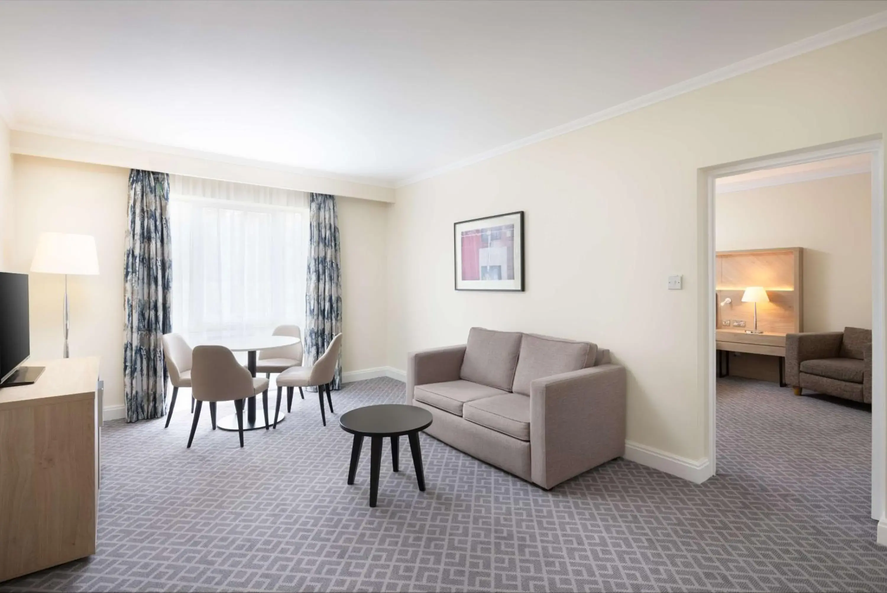 King Suite in Hilton Northampton Hotel King Suite in Hilton Northampton Hotel