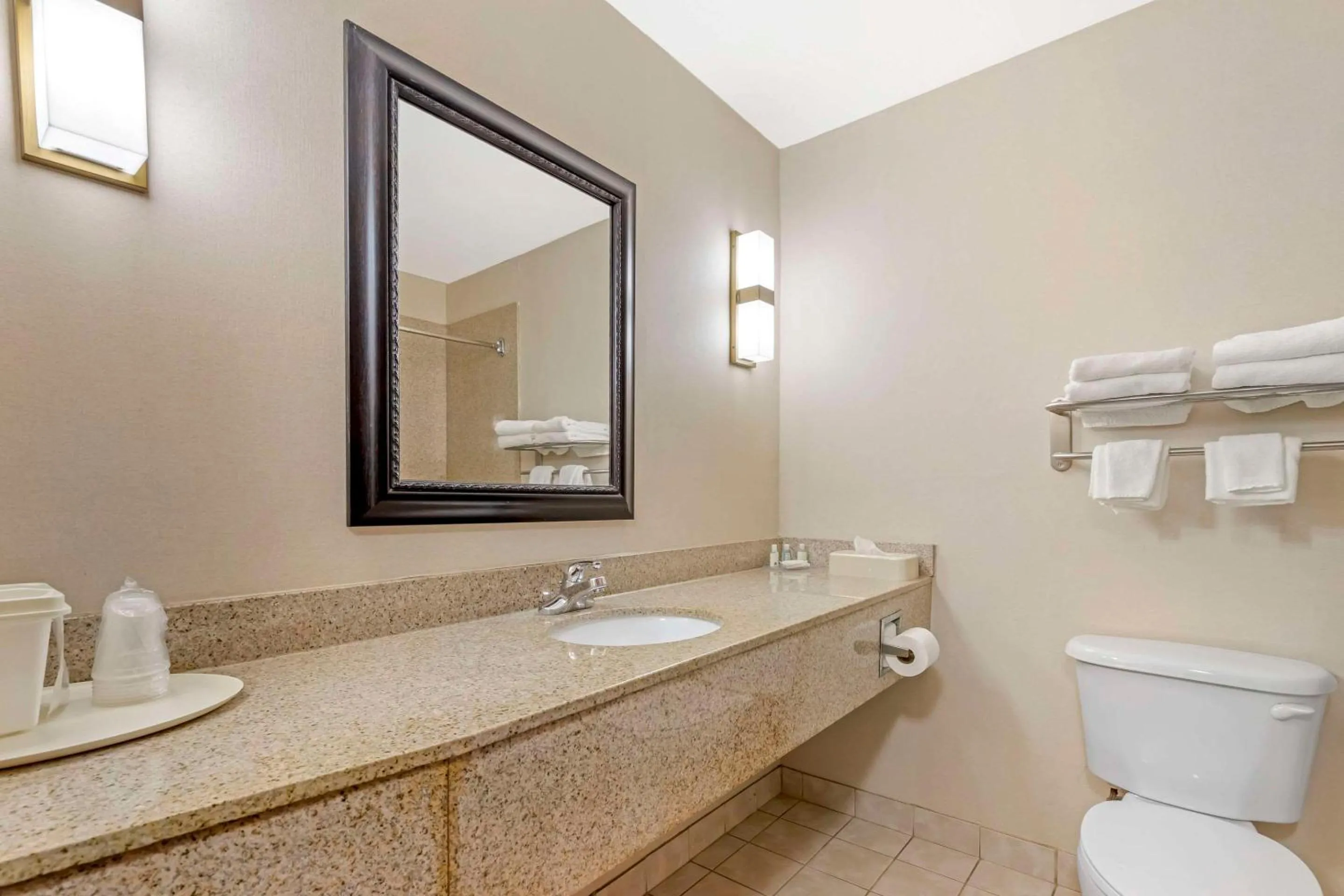 Bedroom in Quality Inn Raleigh Downtown