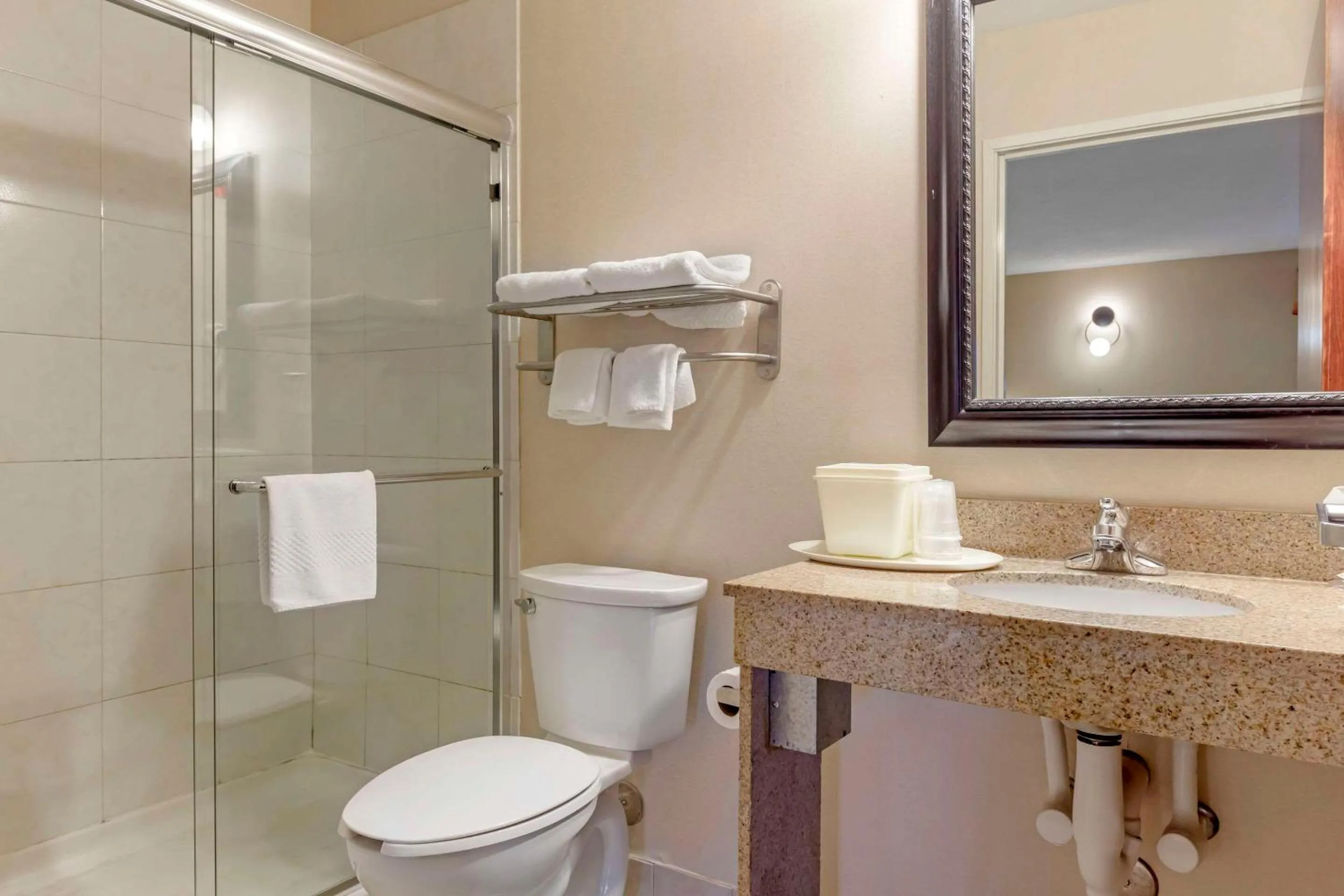 Bedroom in Quality Inn Raleigh Downtown