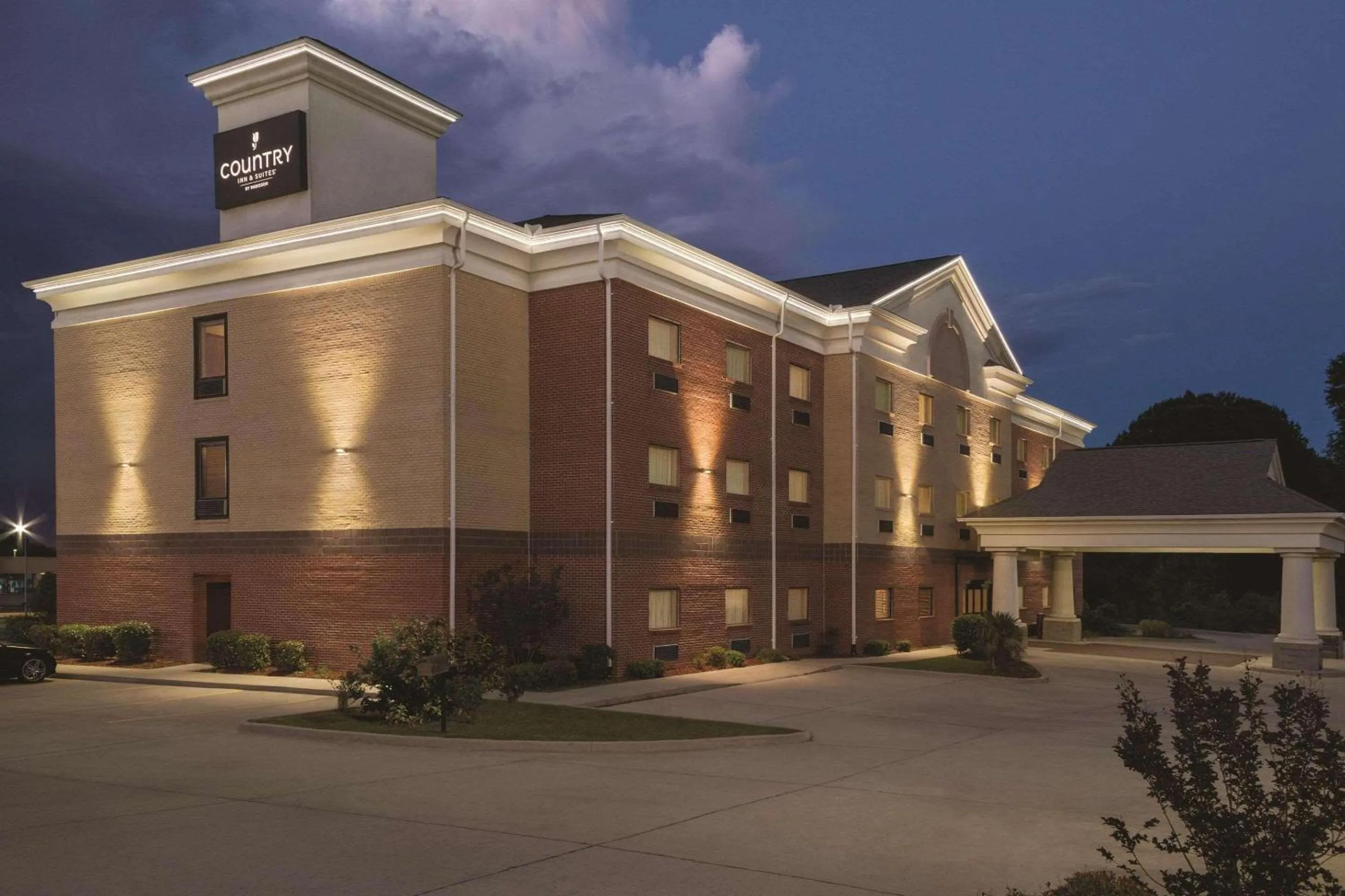 Property building in Country Inn & Suites by Radisson, Byram-Jackson South, MS