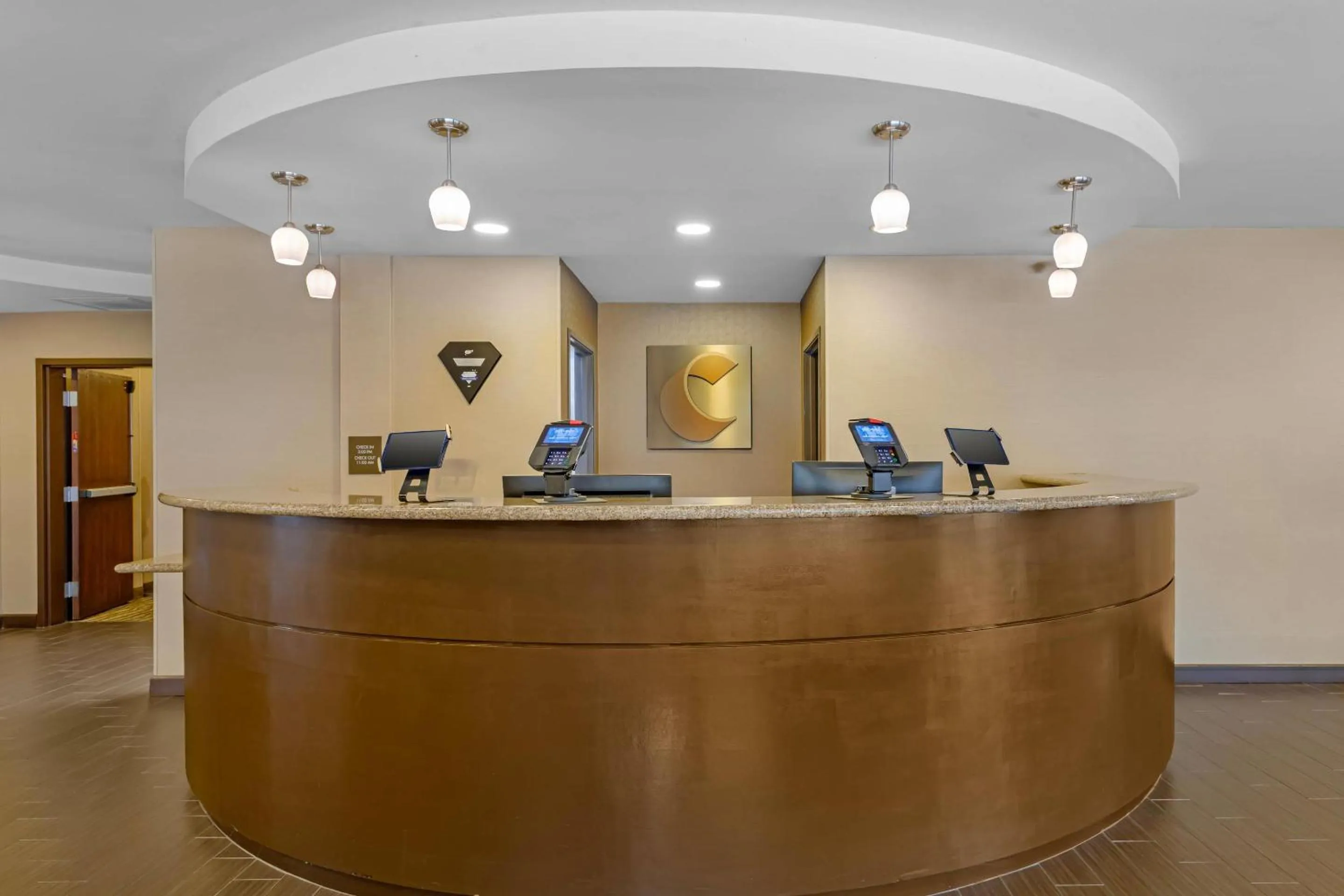 Lobby or reception in Comfort Suites Ontario Airport Convention Center