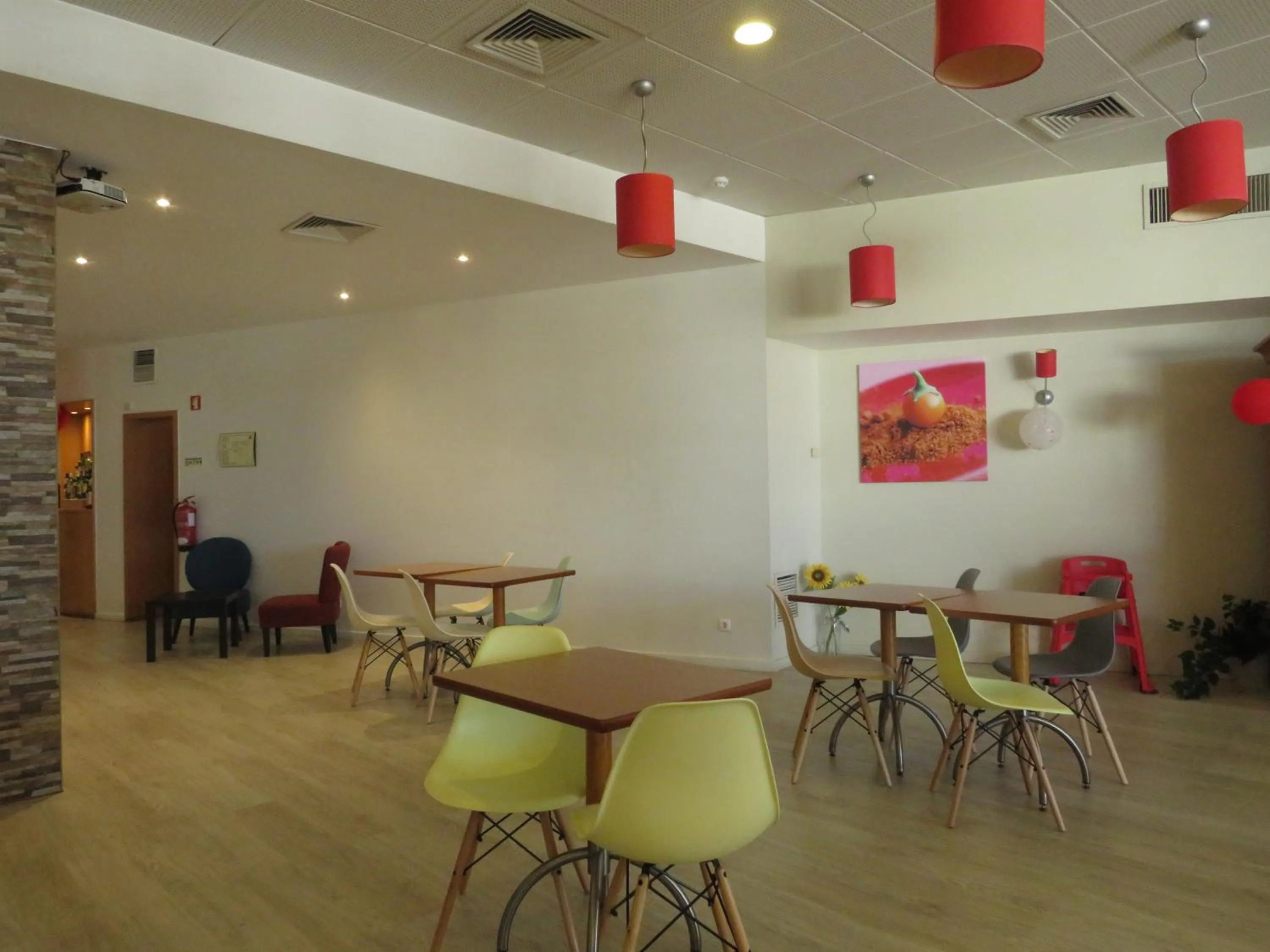 Restaurant/places to eat in Hotel ibis Faro Algarve