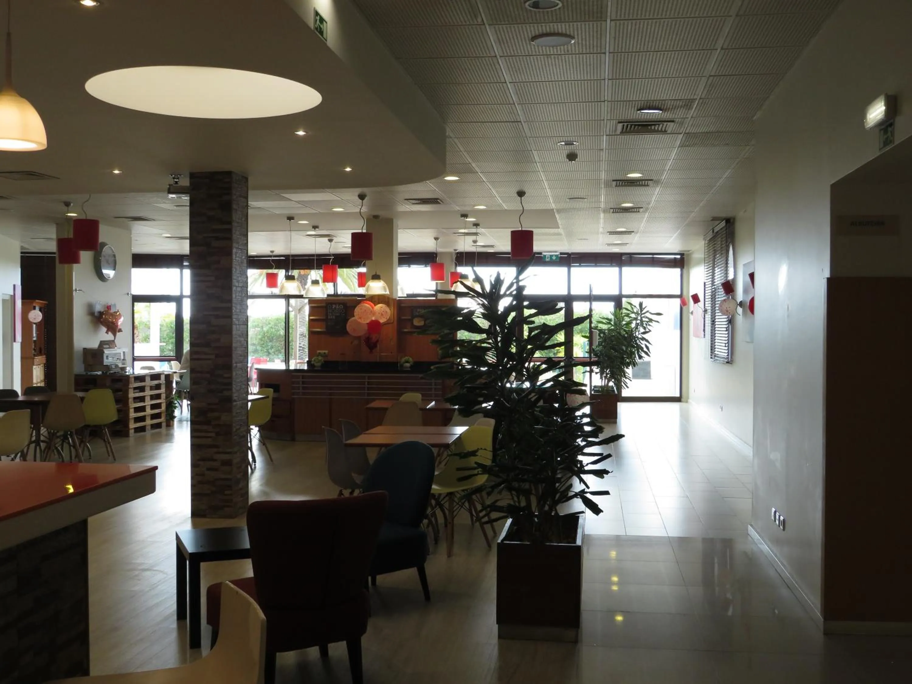 Restaurant/places to eat in Hotel ibis Faro Algarve
