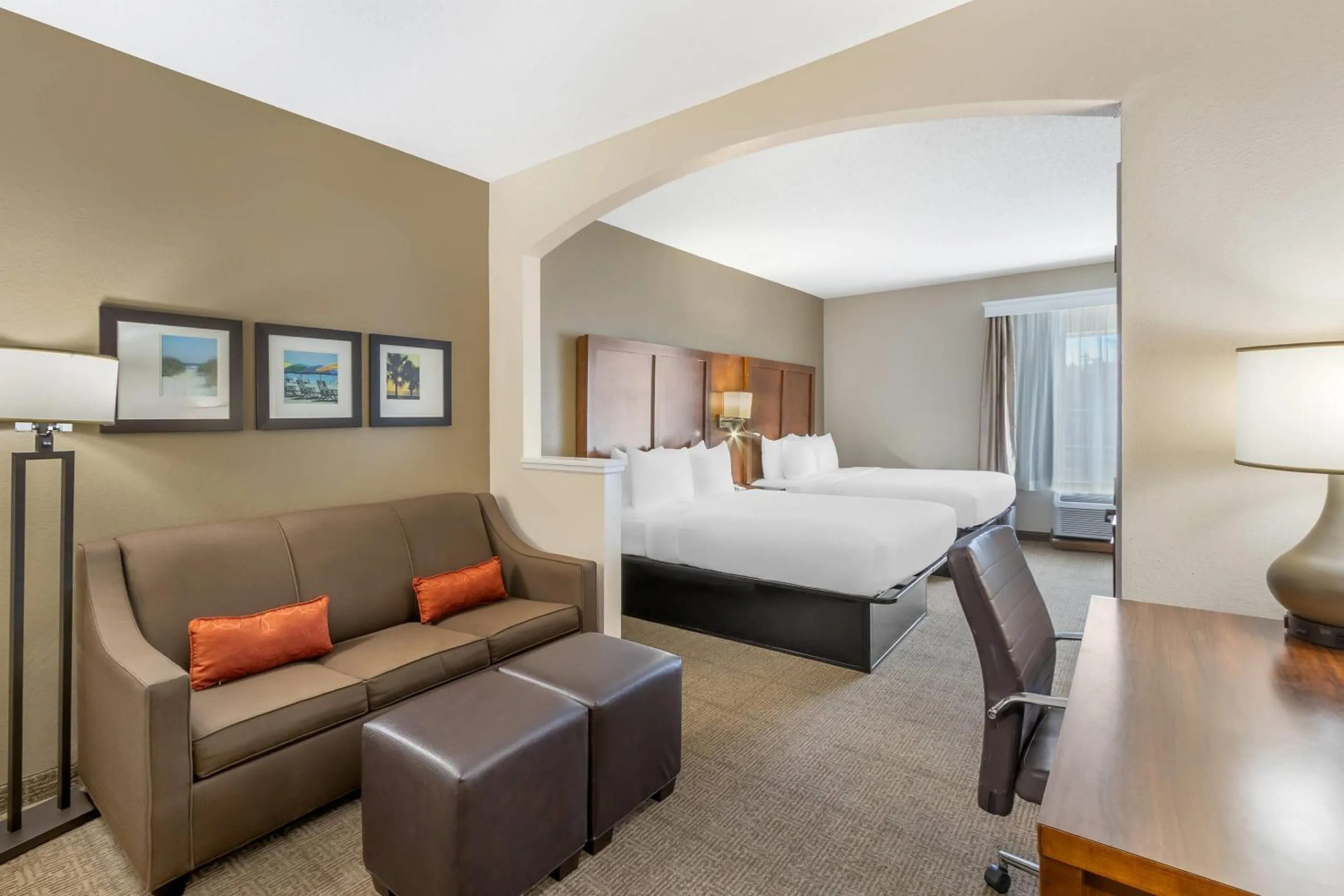 Bedroom, Bed in Comfort Suites Myrtle Beach Central