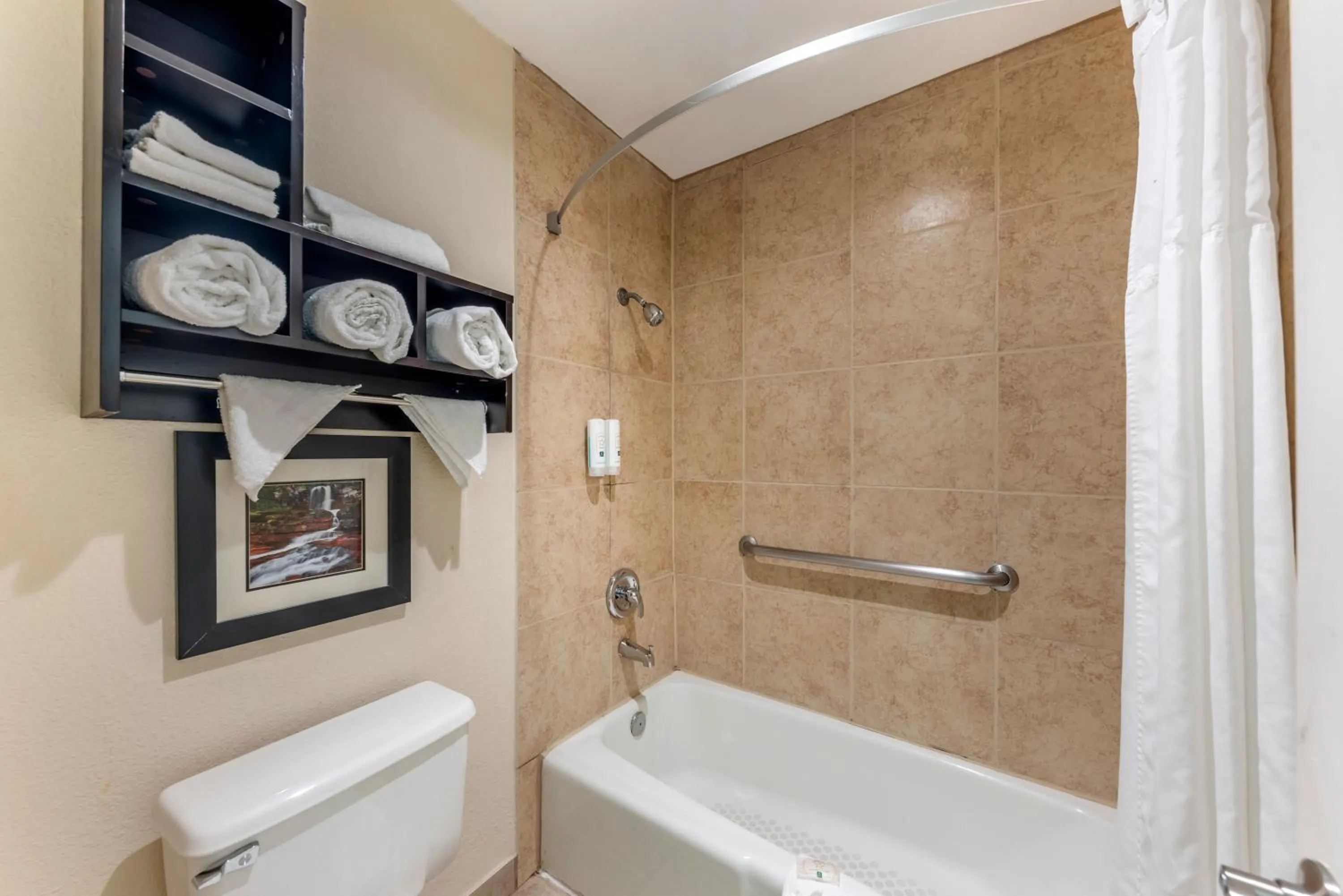 Bathroom in Quality Inn Near Lake Marble Falls