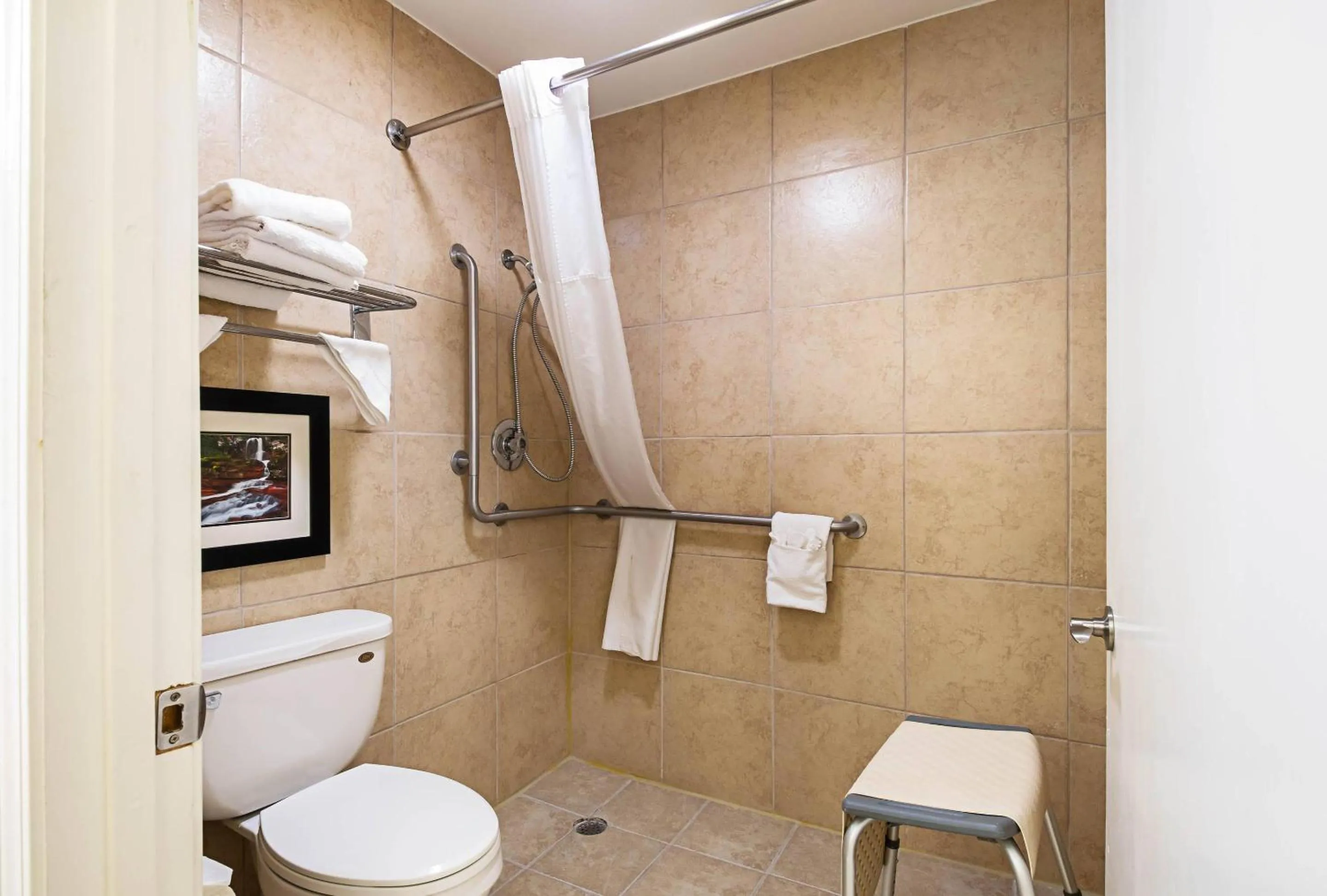 Bedroom in Quality Inn Near Lake Marble Falls