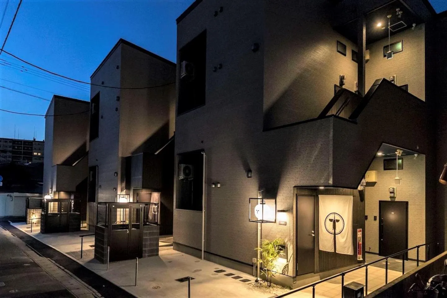 Facade/entrance in TRIP POD YOSHIZUKA C