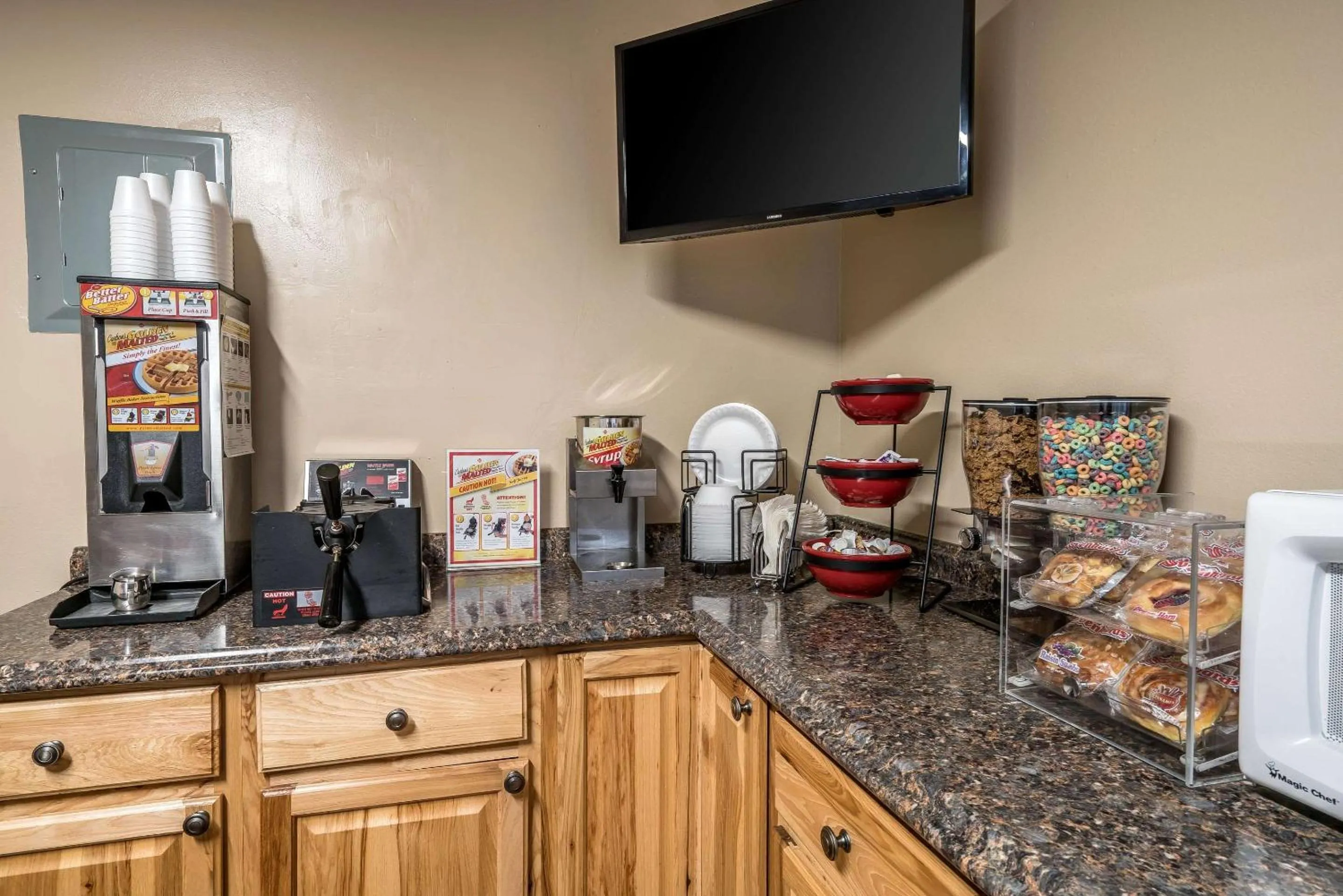 Restaurant/places to eat in Holiday Lodge Yakima