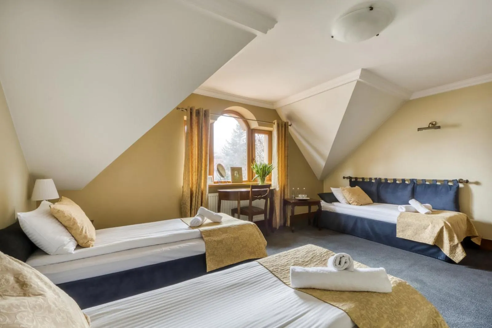 Bed in American House Baletowa