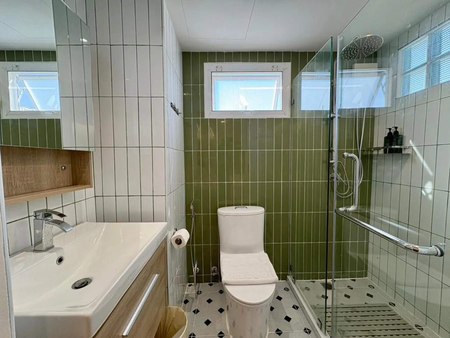 Shower in U Sabai Hotel Bangkok