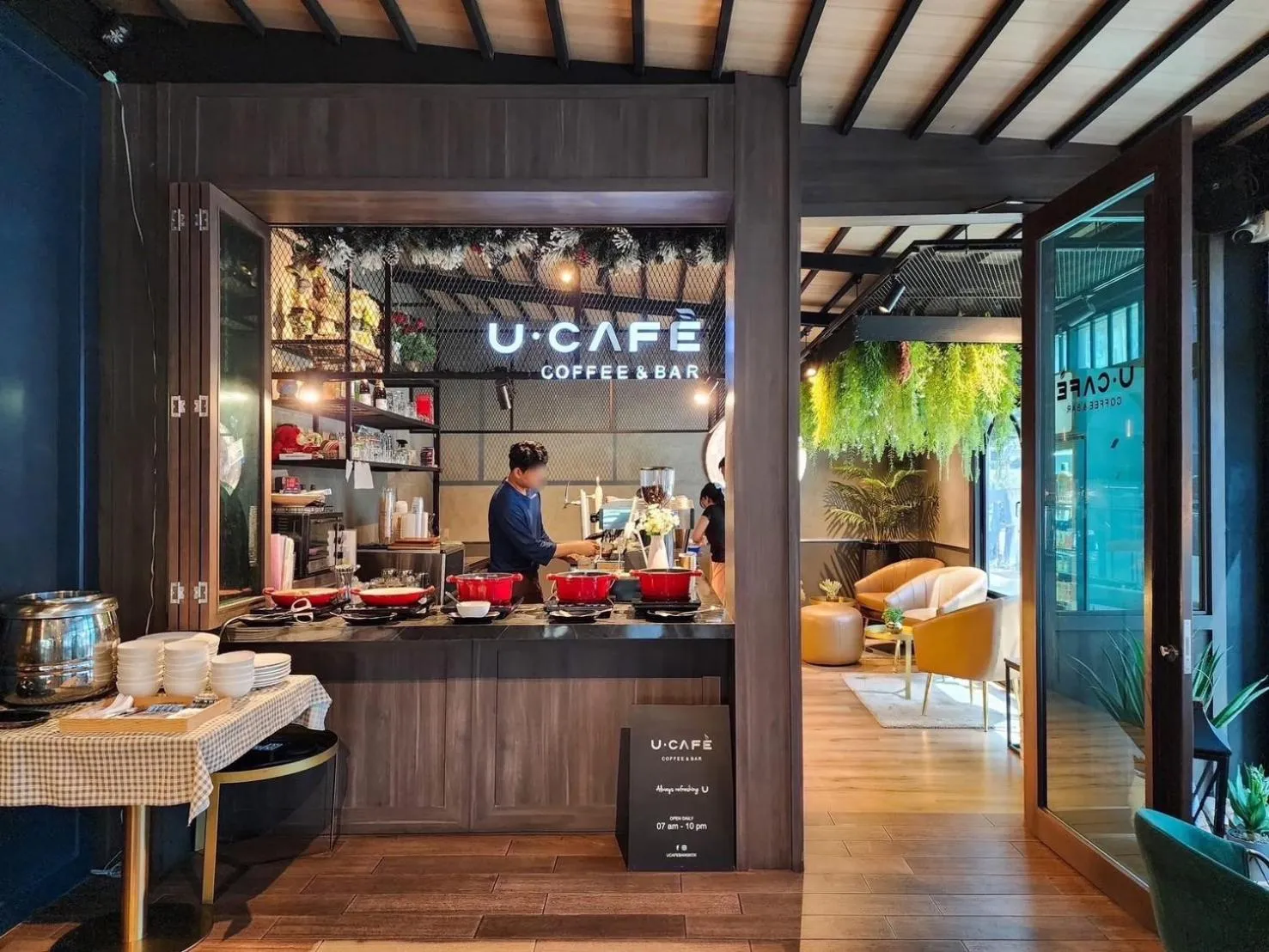 Food and drinks in U Sabai Hotel Bangkok