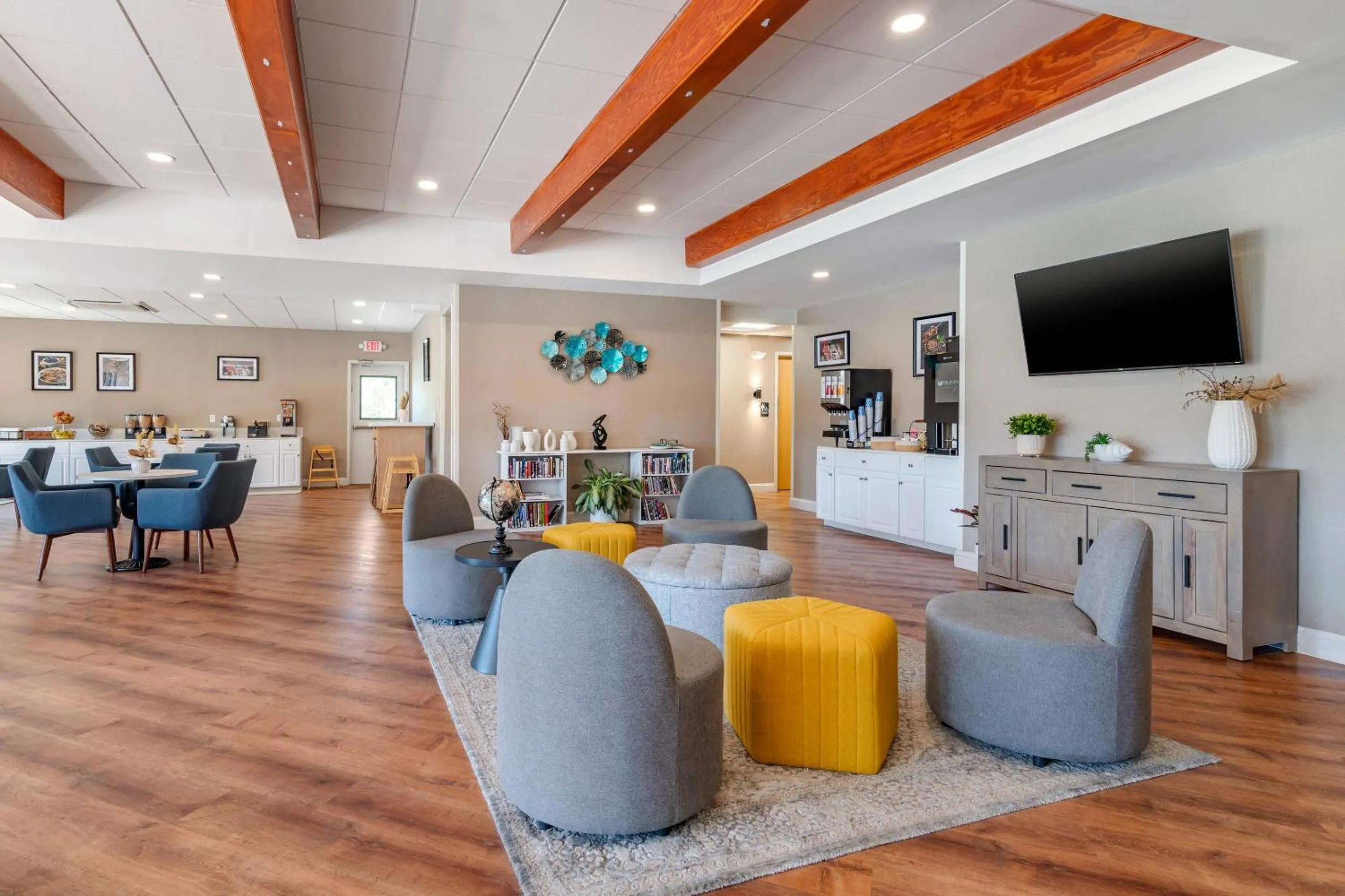 Lobby or reception in Casco Bay Hotel Portland Airport - Maine Mall, an Ascend Collection Hotel