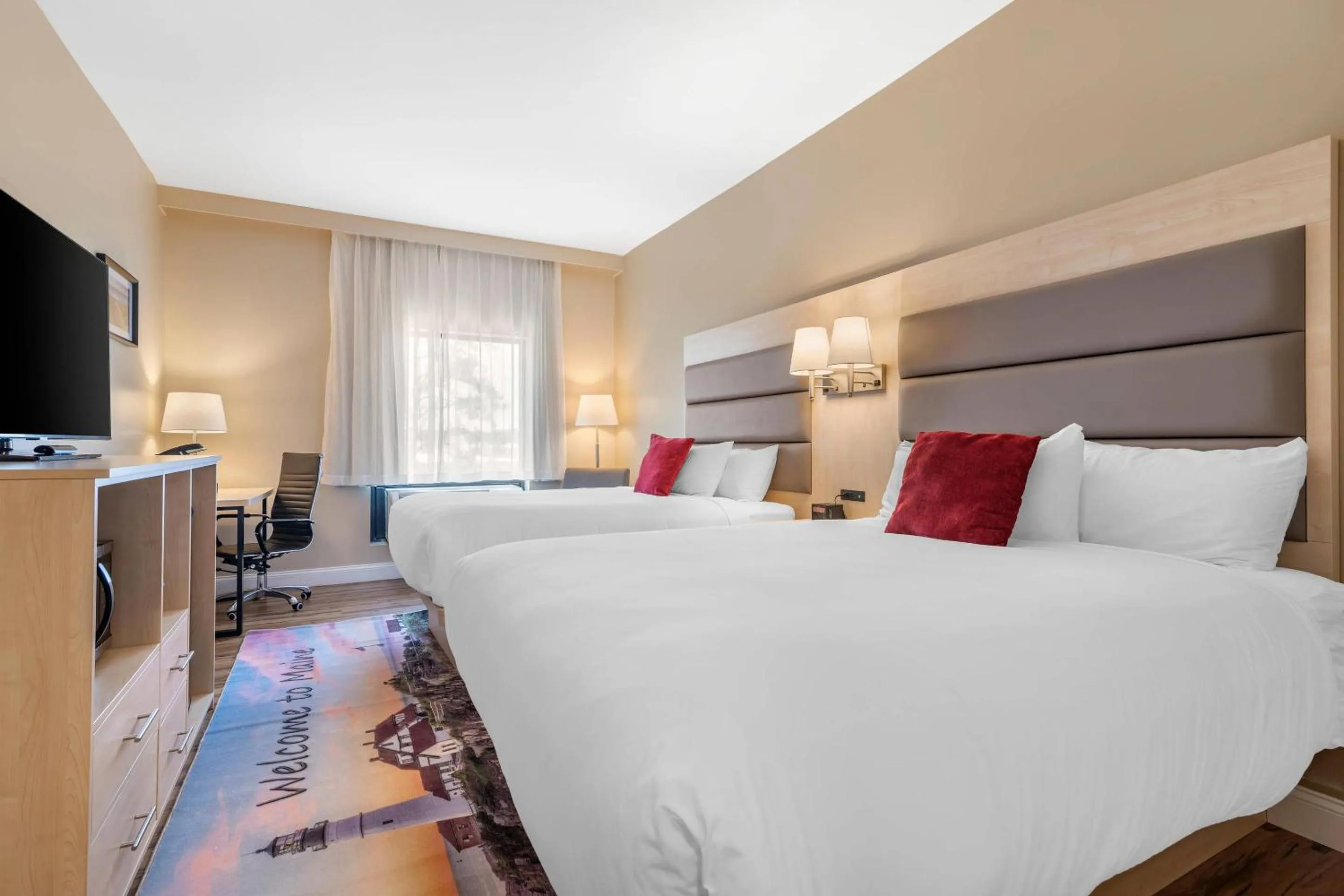 Bedroom, Bed in Casco Bay Hotel Portland Airport - Maine Mall, an Ascend Collection Hotel