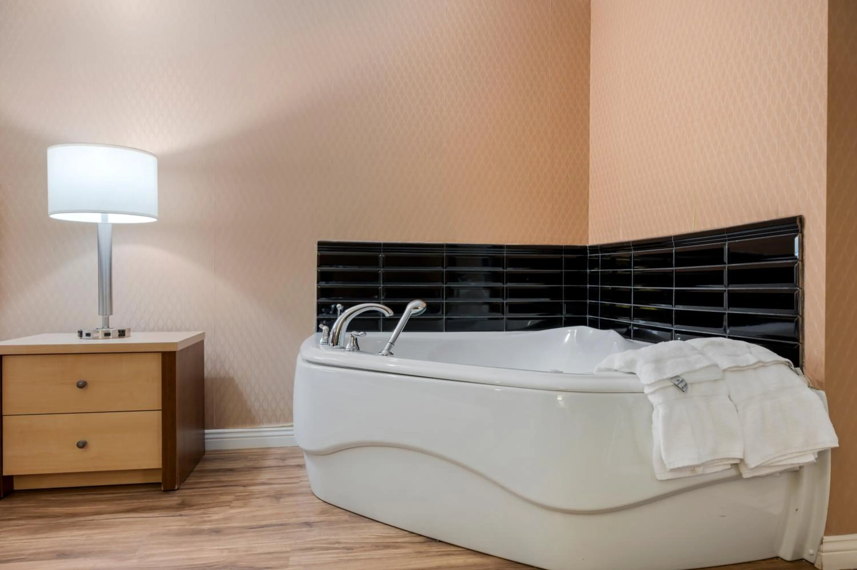 Bathroom in Econo Lodge Inn & Suites