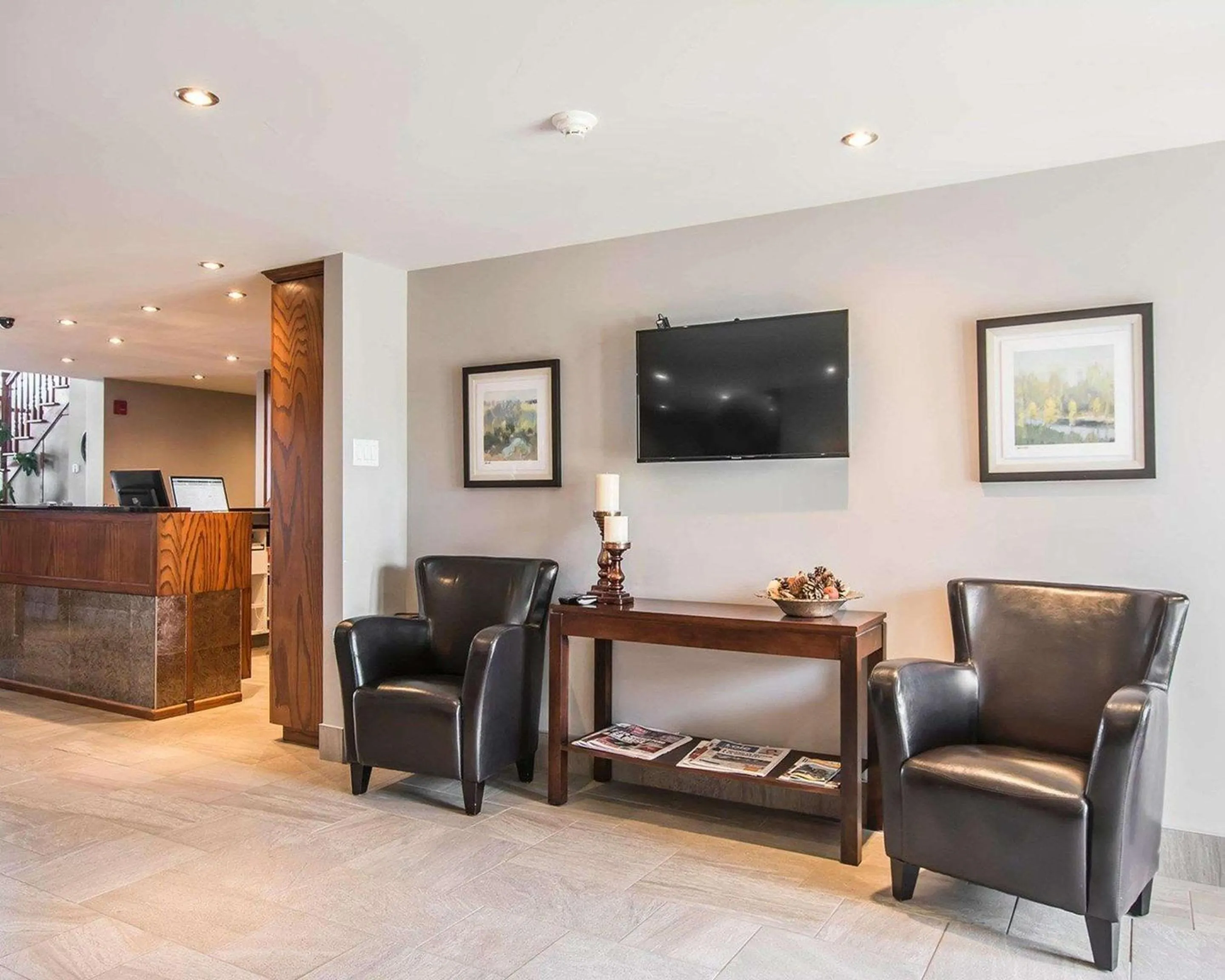 Lobby or reception in Econo Lodge Inn & Suites