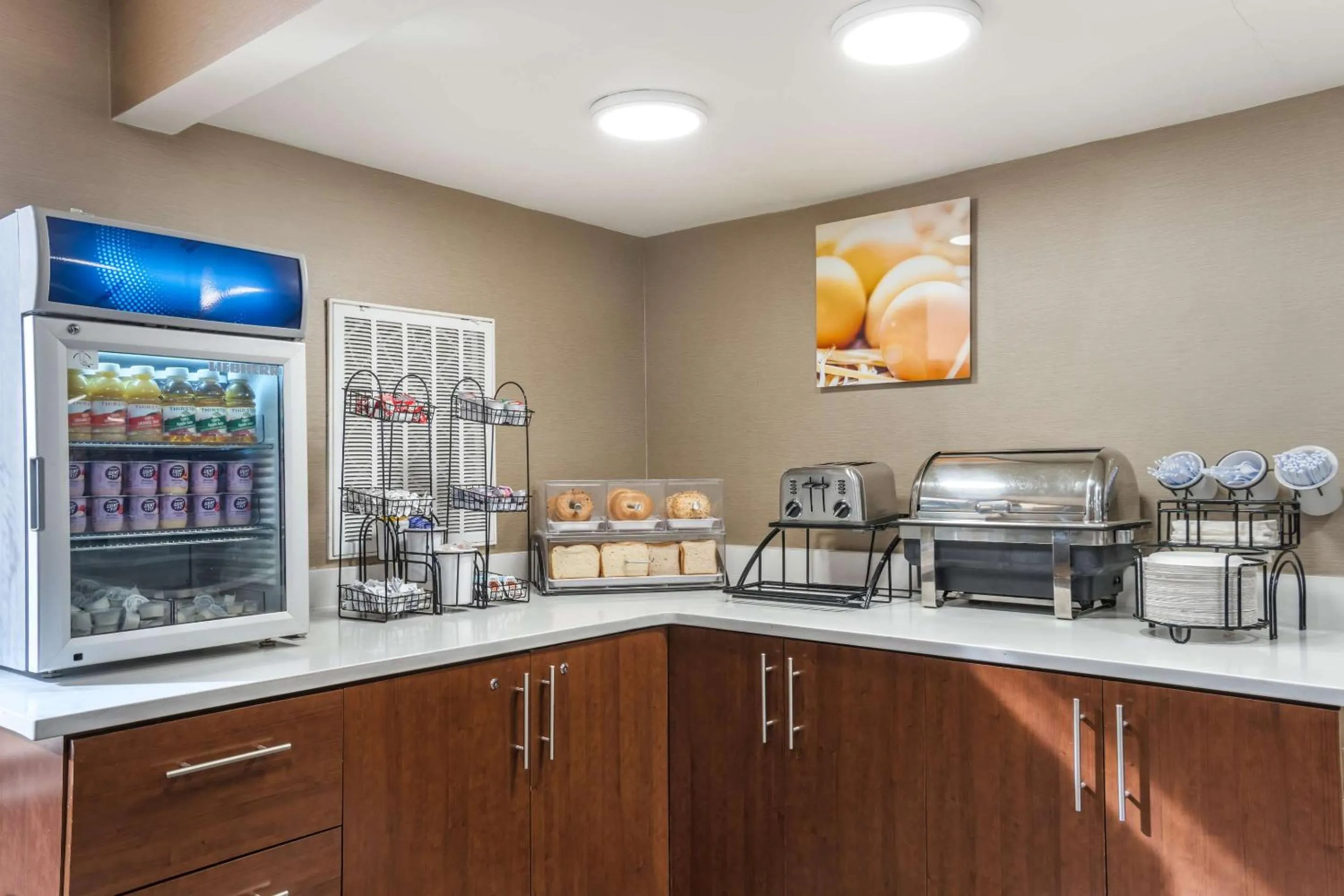 Breakfast in Comfort Inn Charlotte Airport Uptown