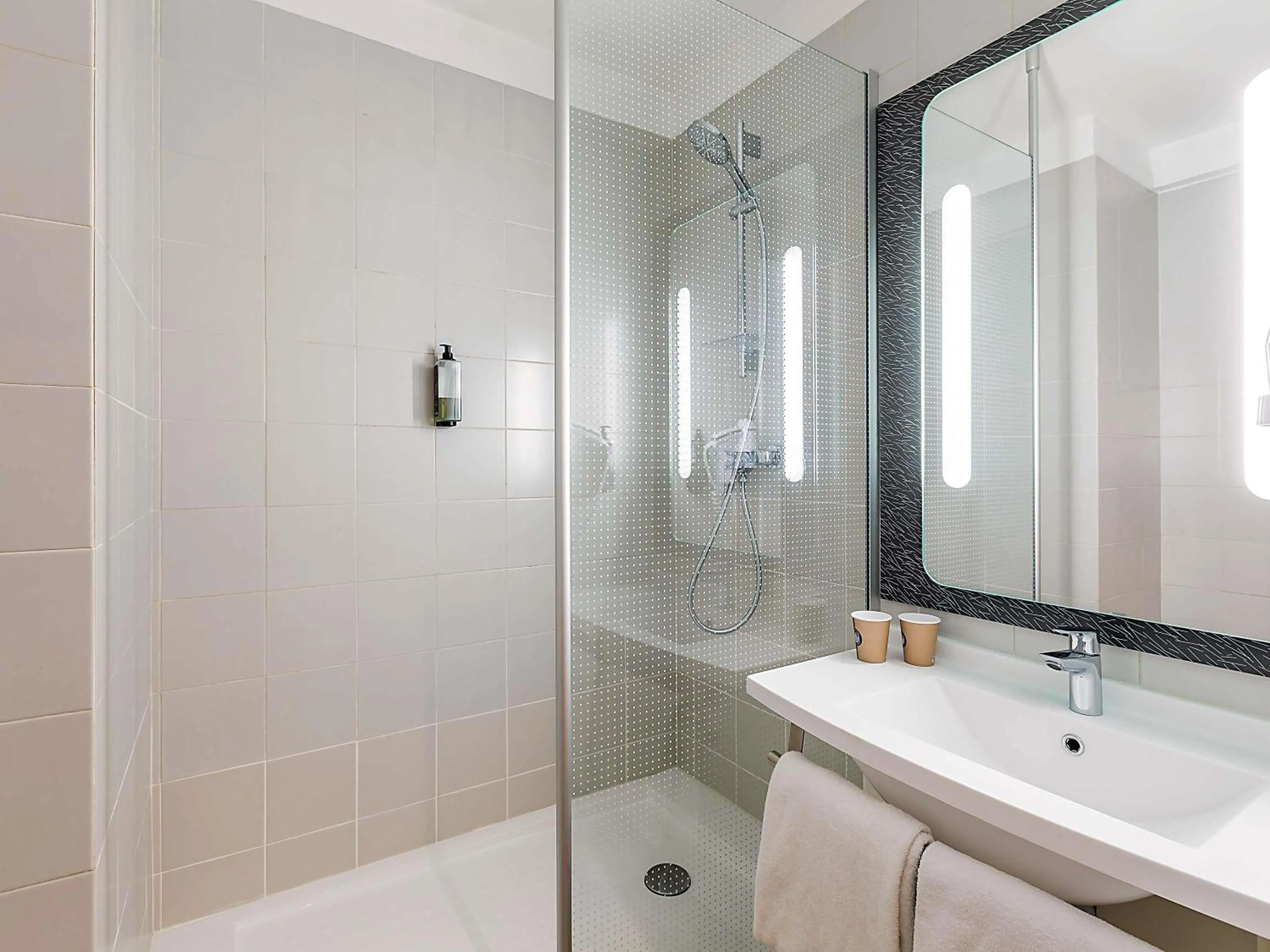 Property building in Hotel ibis Evora