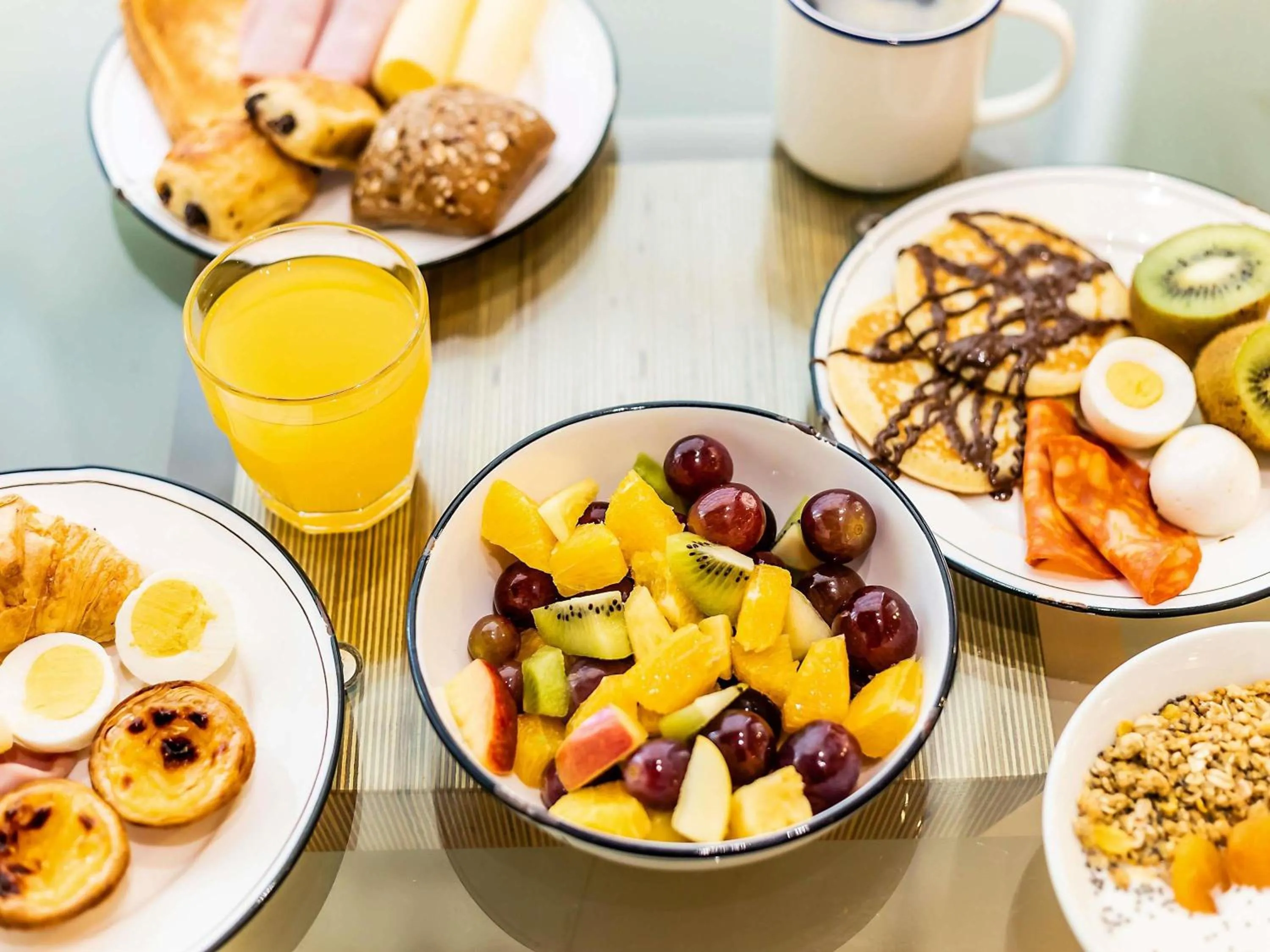 Lounge or bar in Hotel ibis Evora